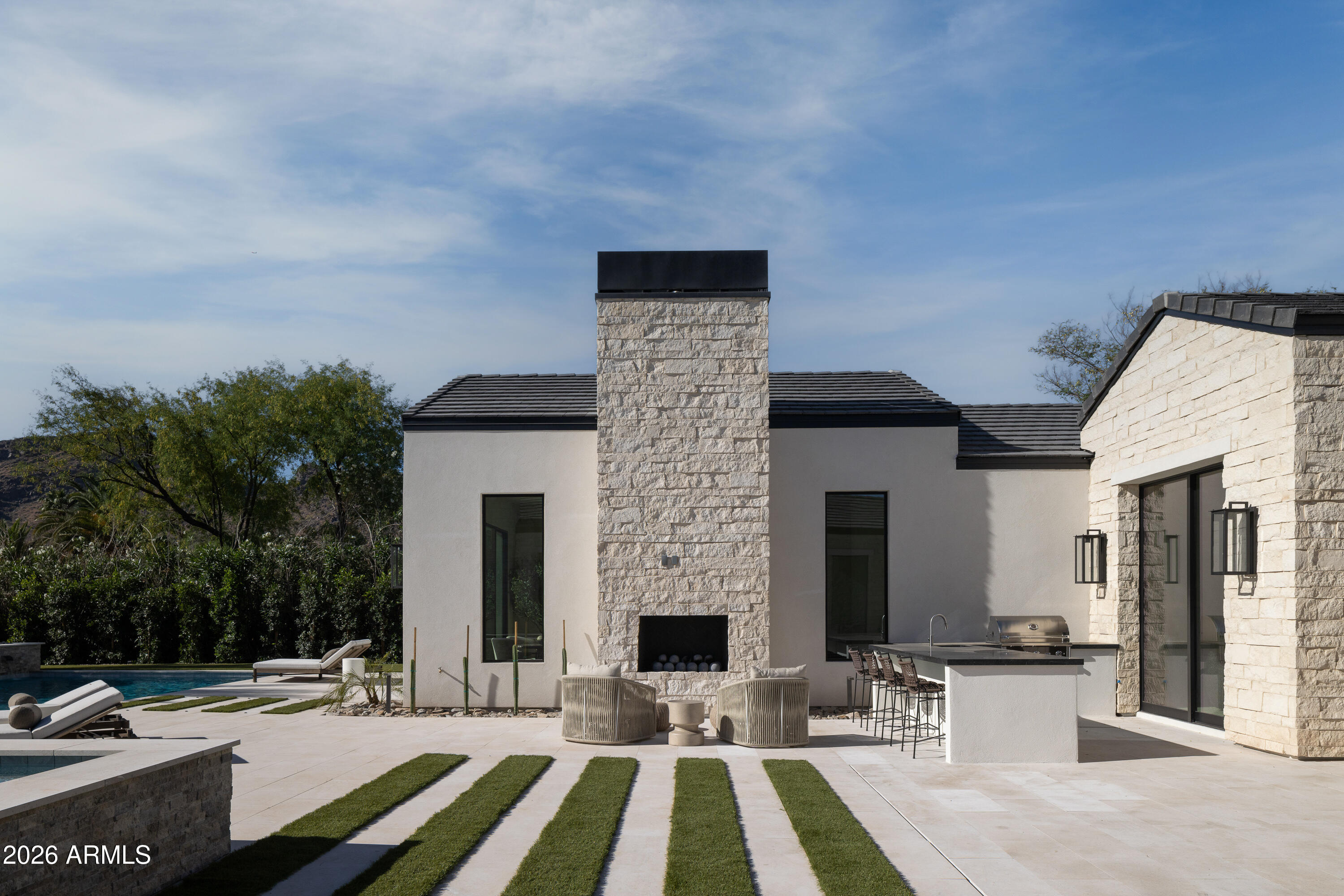 5717 E VIA LOS RANCHOS