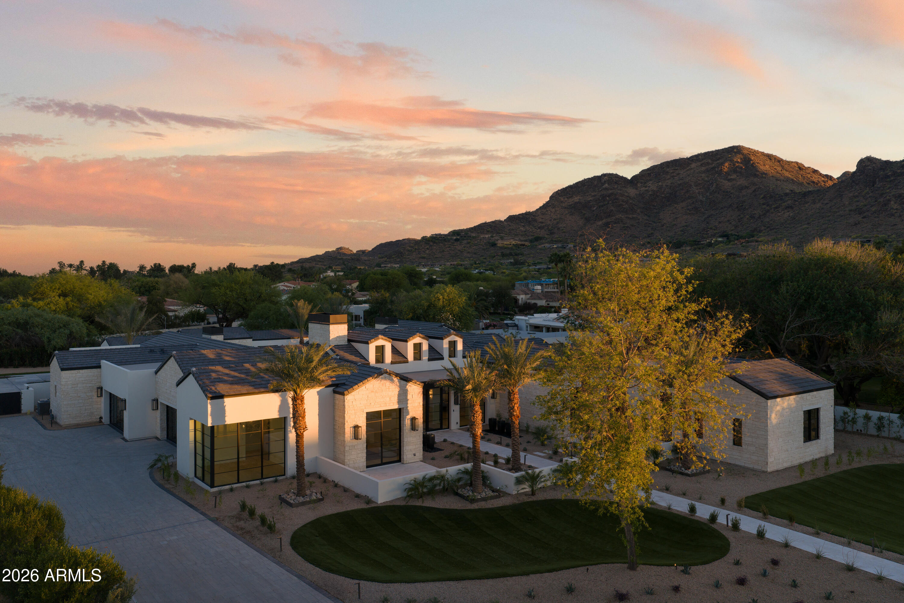 5717 E VIA LOS RANCHOS