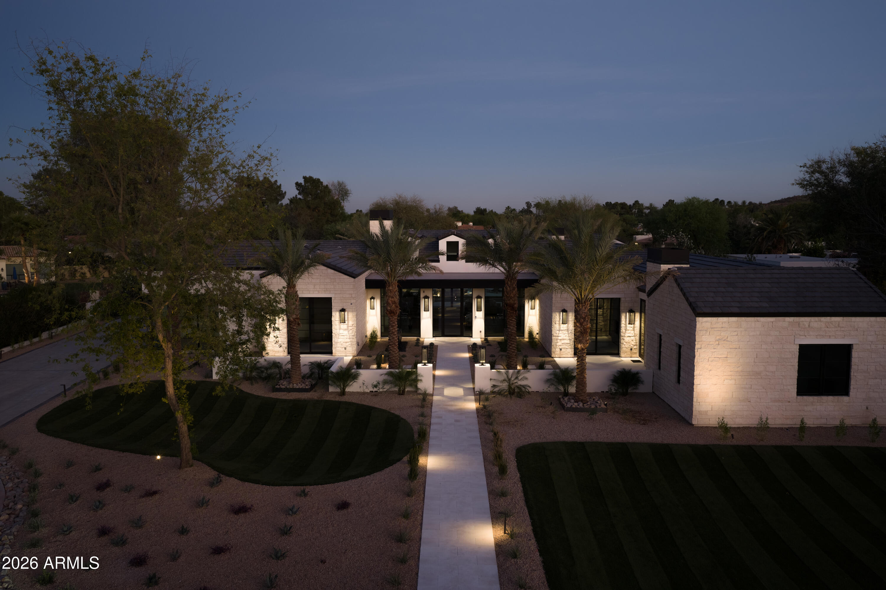 5717 E VIA LOS RANCHOS