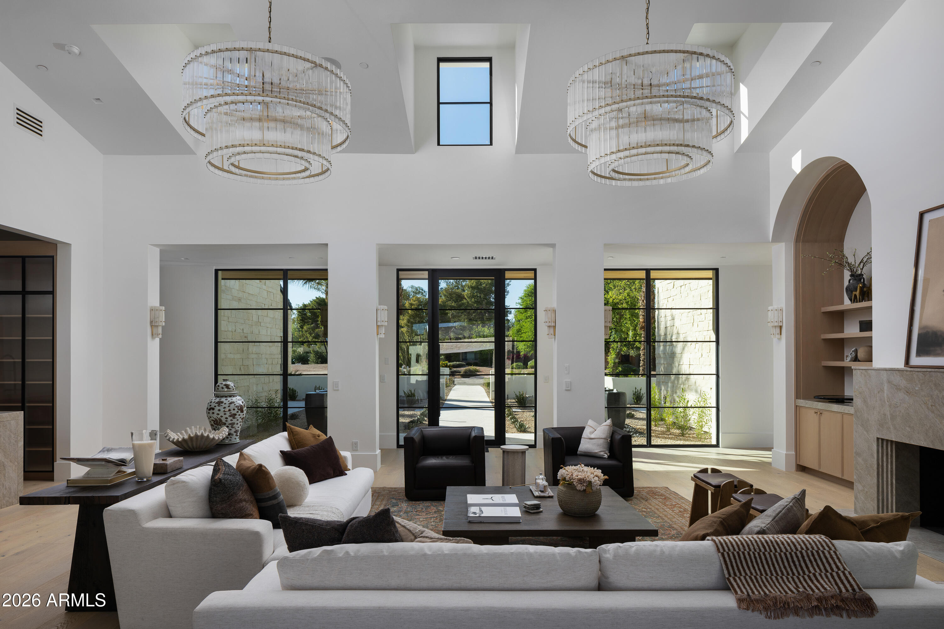 5717 E VIA LOS RANCHOS