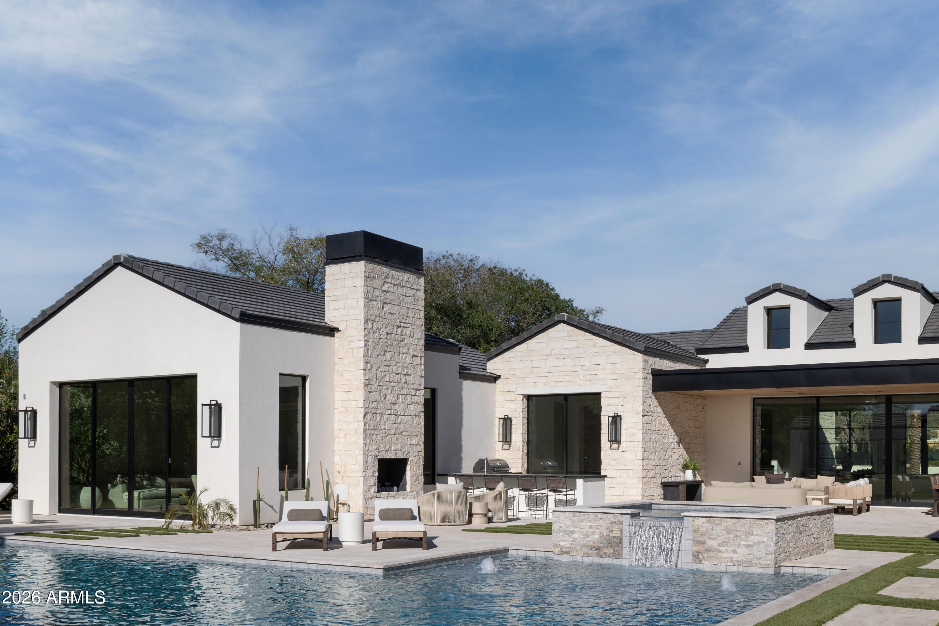 5717 E VIA LOS RANCHOS