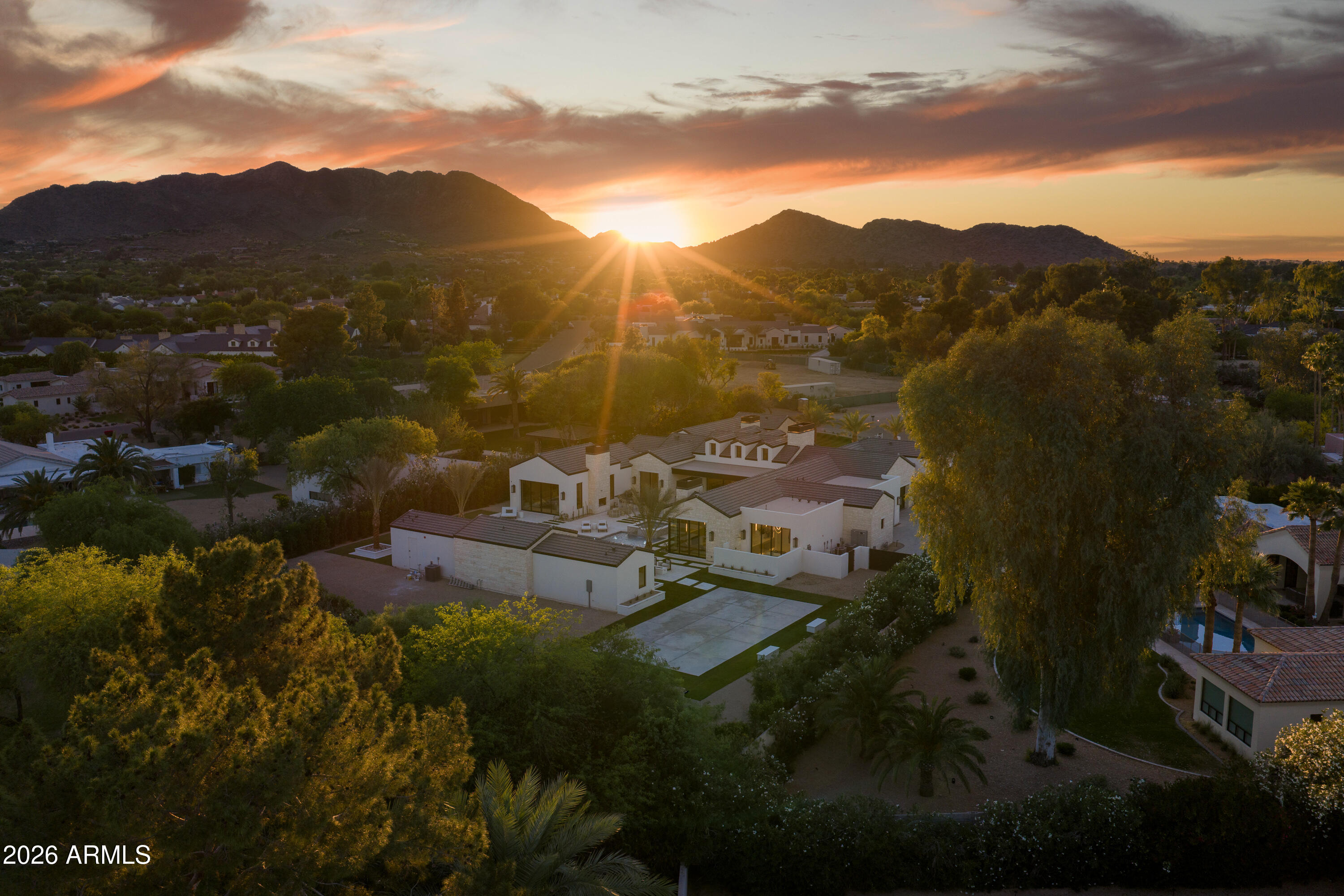 5717 E VIA LOS RANCHOS