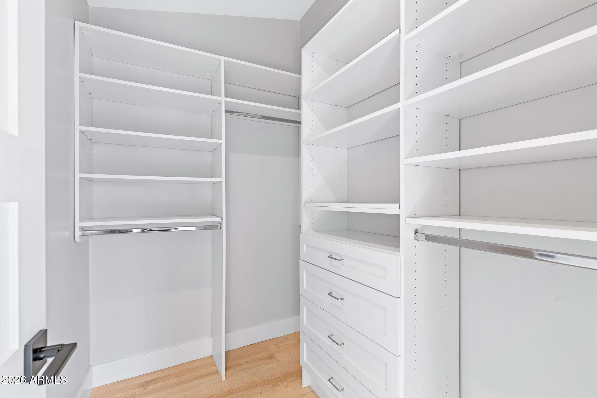 3842 E SAN MIGUEL Avenue