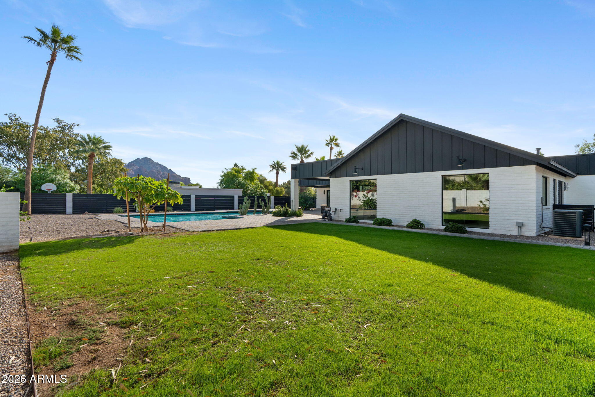 3842 E SAN MIGUEL Avenue