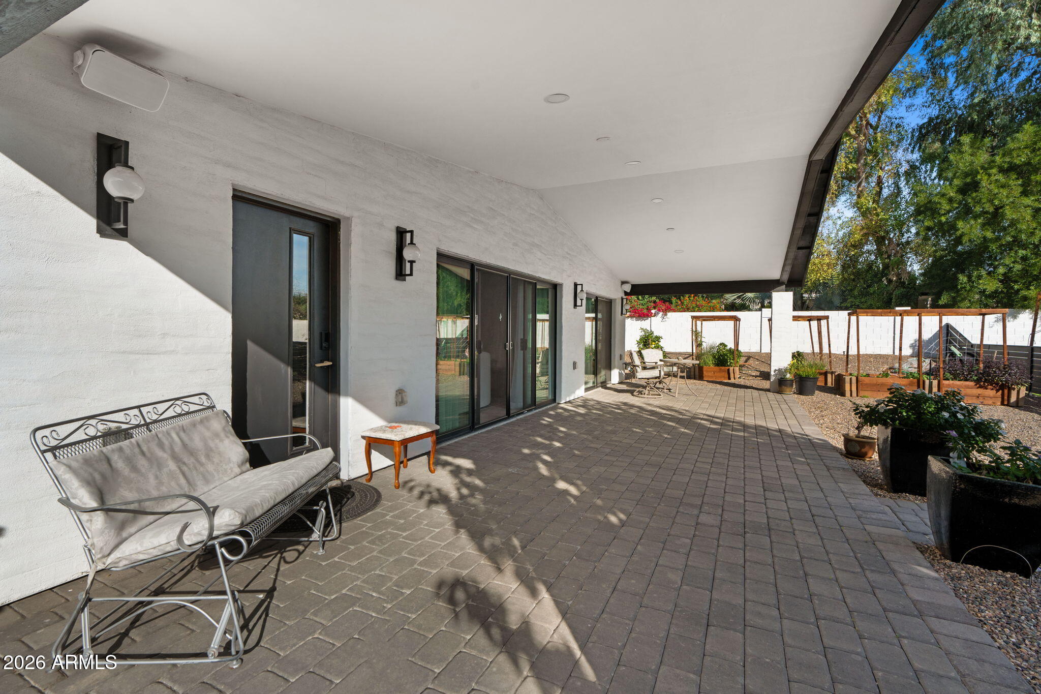 3842 E SAN MIGUEL Avenue