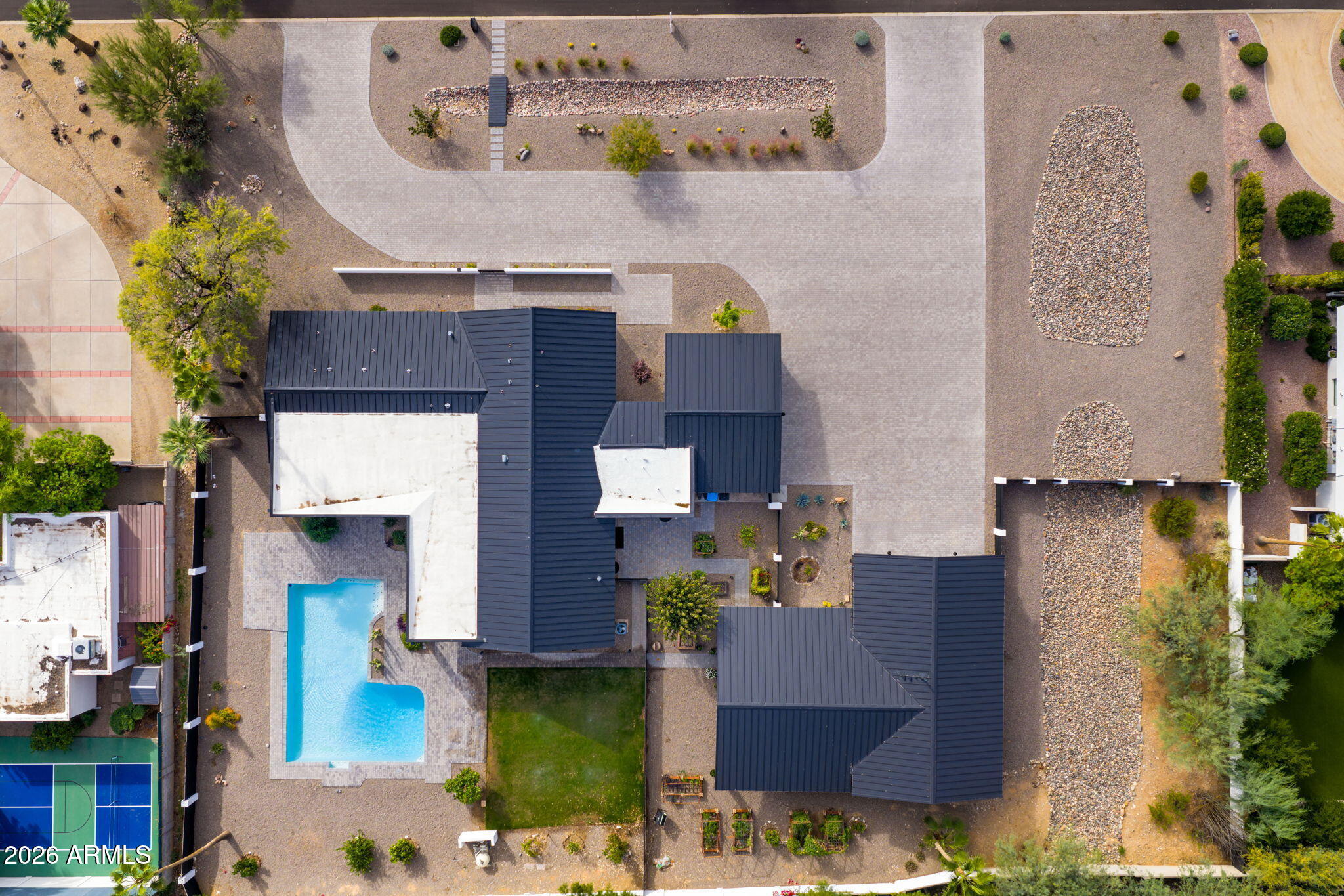 3842 E SAN MIGUEL Avenue