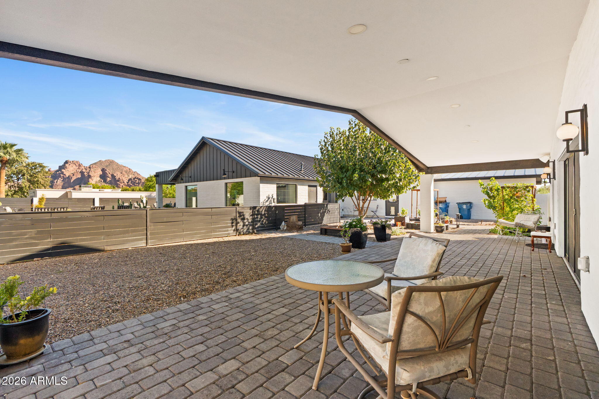 3842 E SAN MIGUEL Avenue