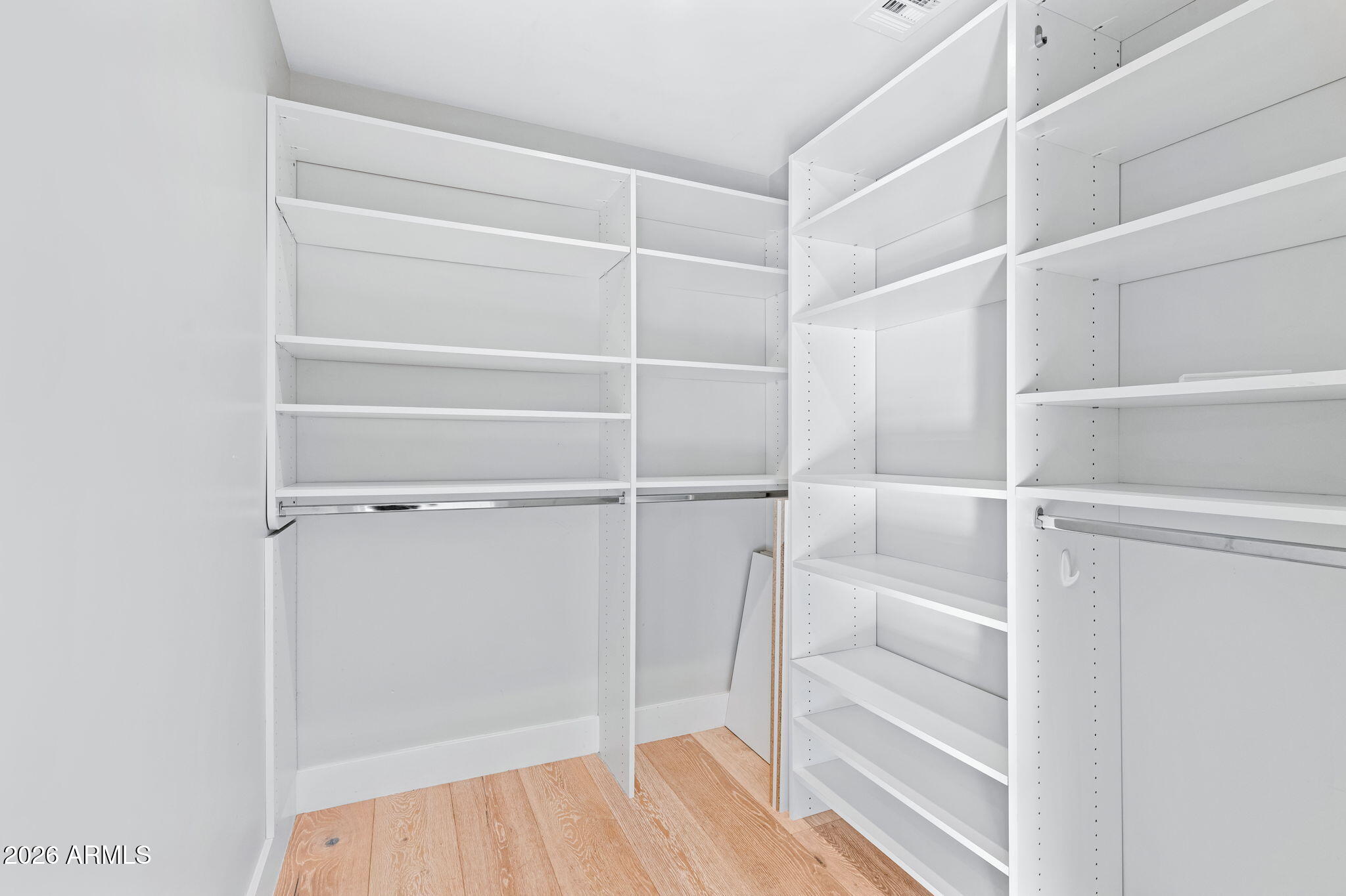 3842 E SAN MIGUEL Avenue