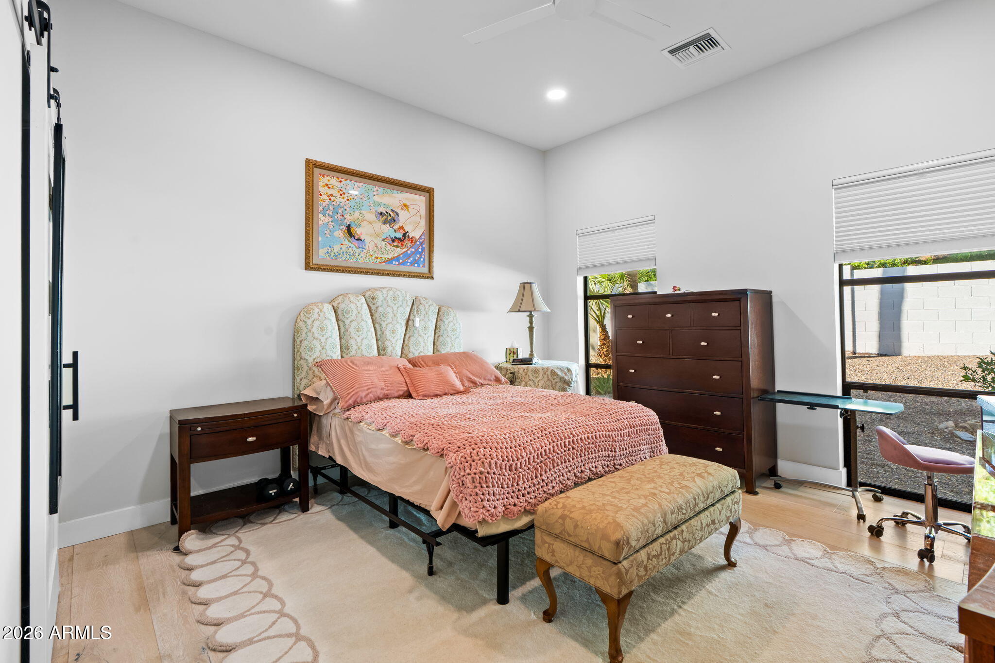 3842 E SAN MIGUEL Avenue