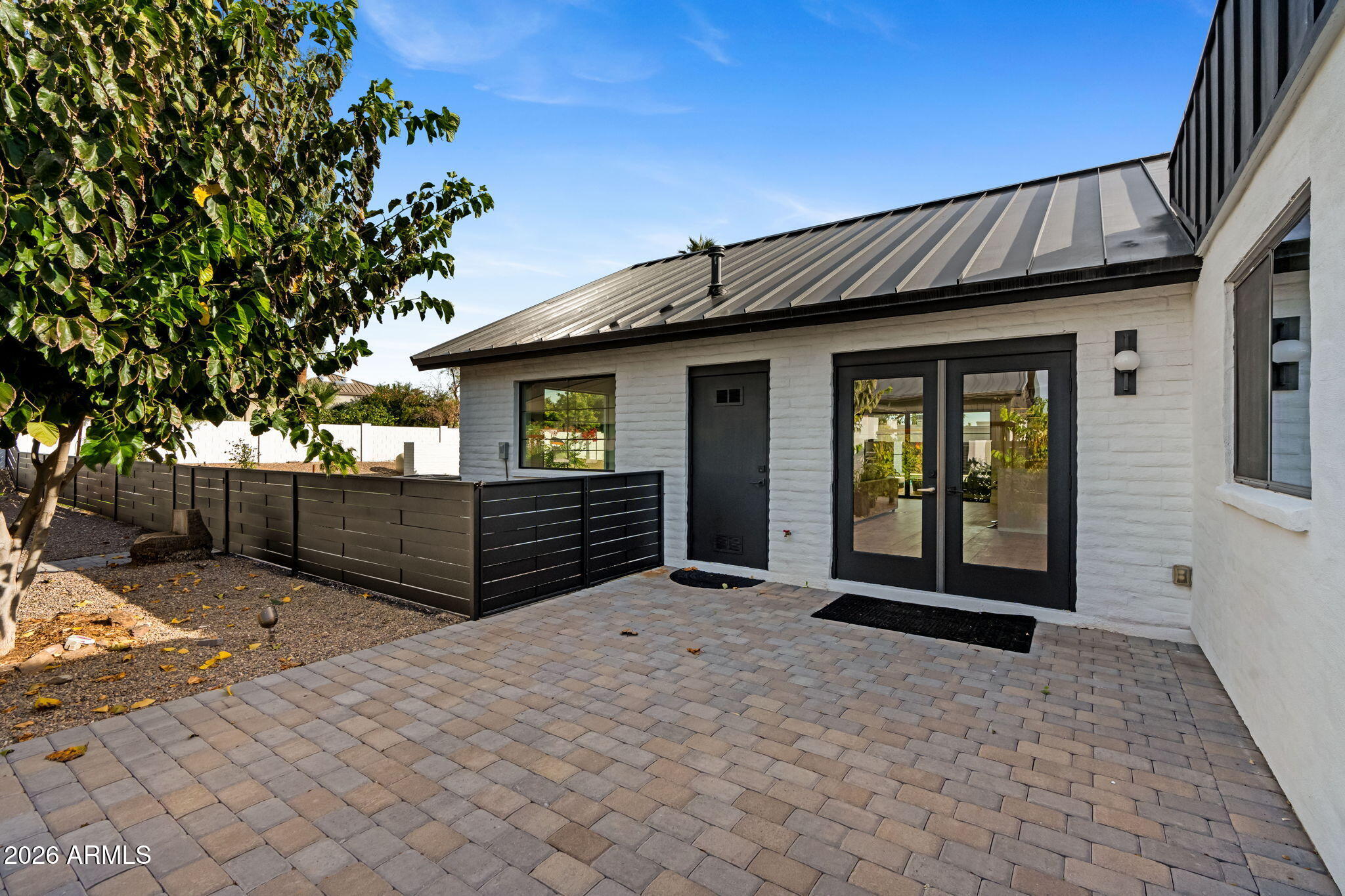 3842 E SAN MIGUEL Avenue