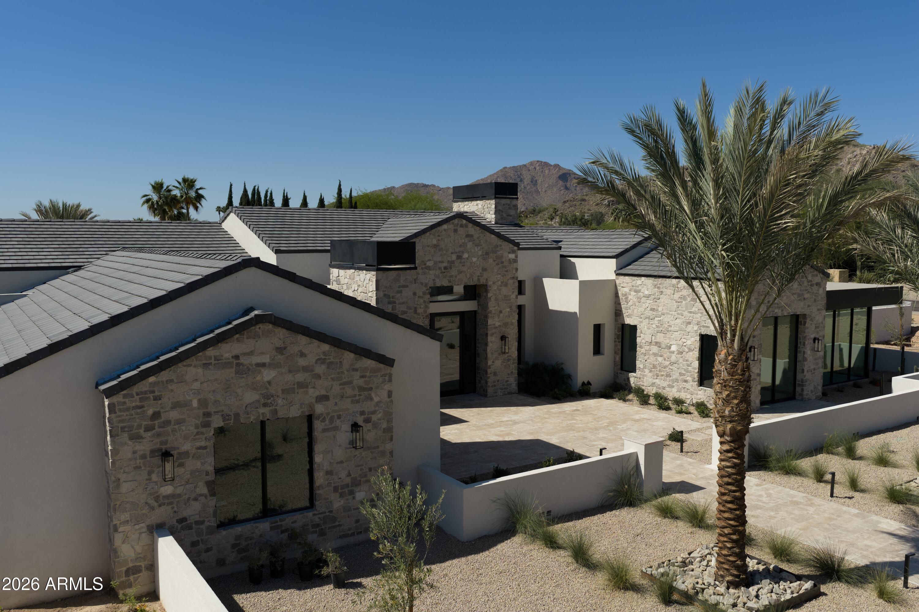 7301 N MOCKINGBIRD Lane