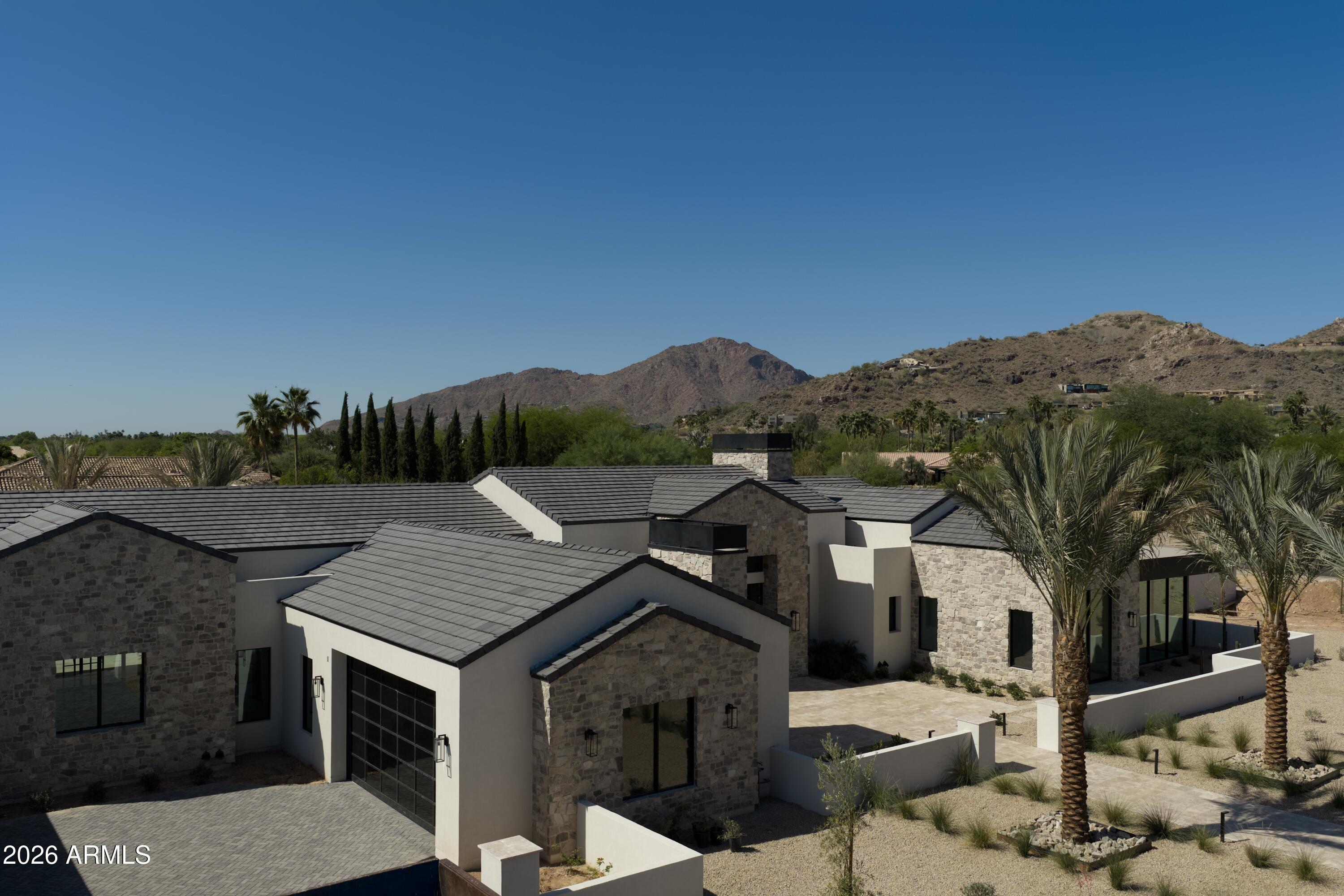 7301 N MOCKINGBIRD Lane