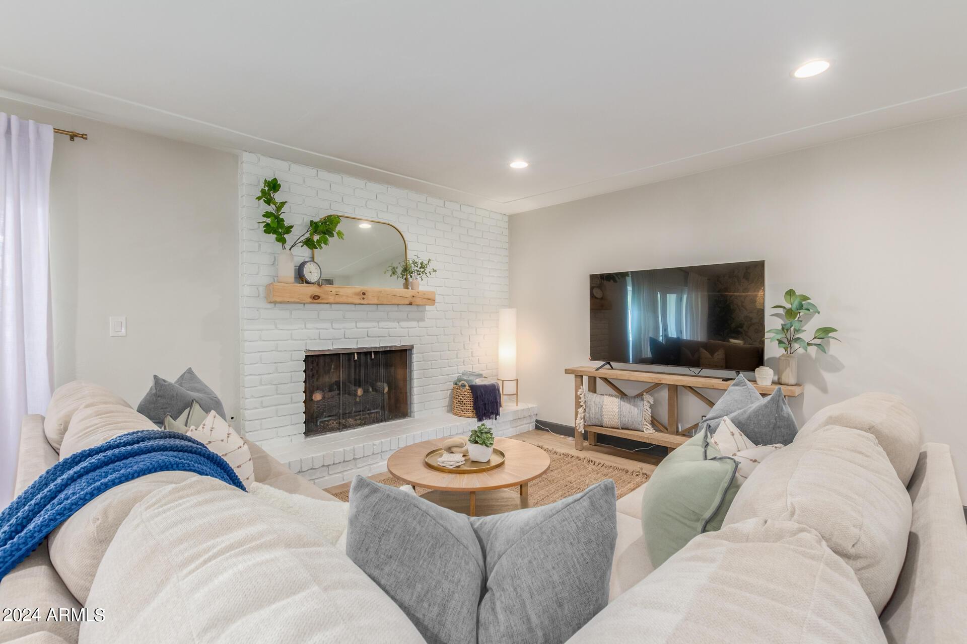 4536 E Calle Redonda