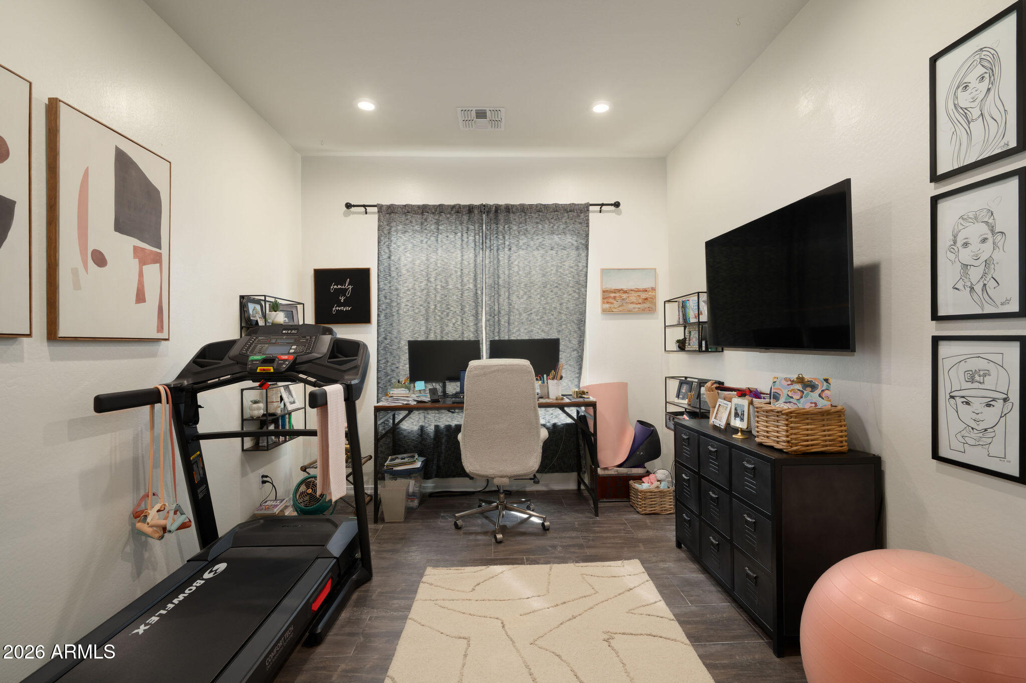 5913 E BRAMBLE BERRY Lane