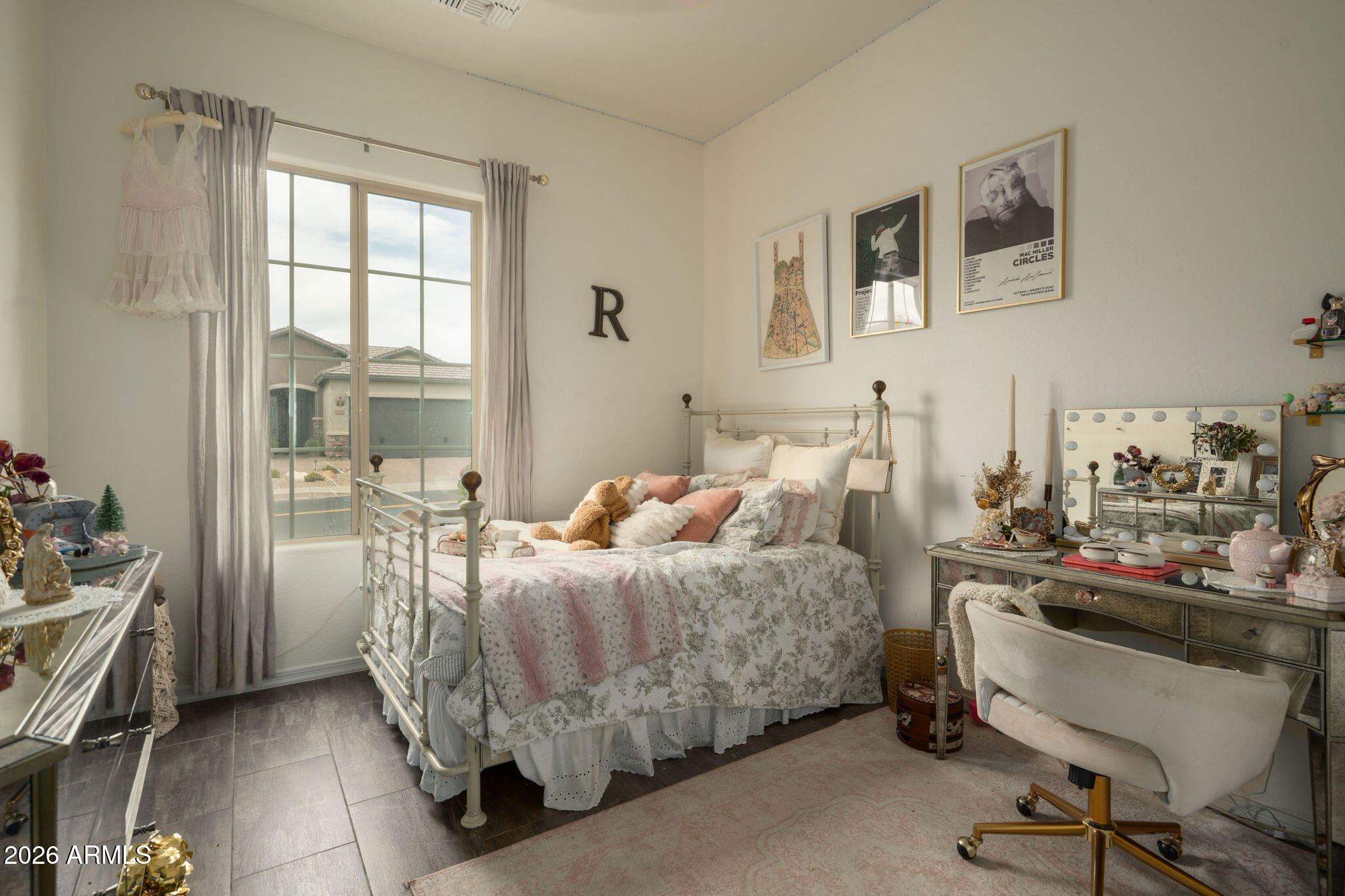 5913 E BRAMBLE BERRY Lane