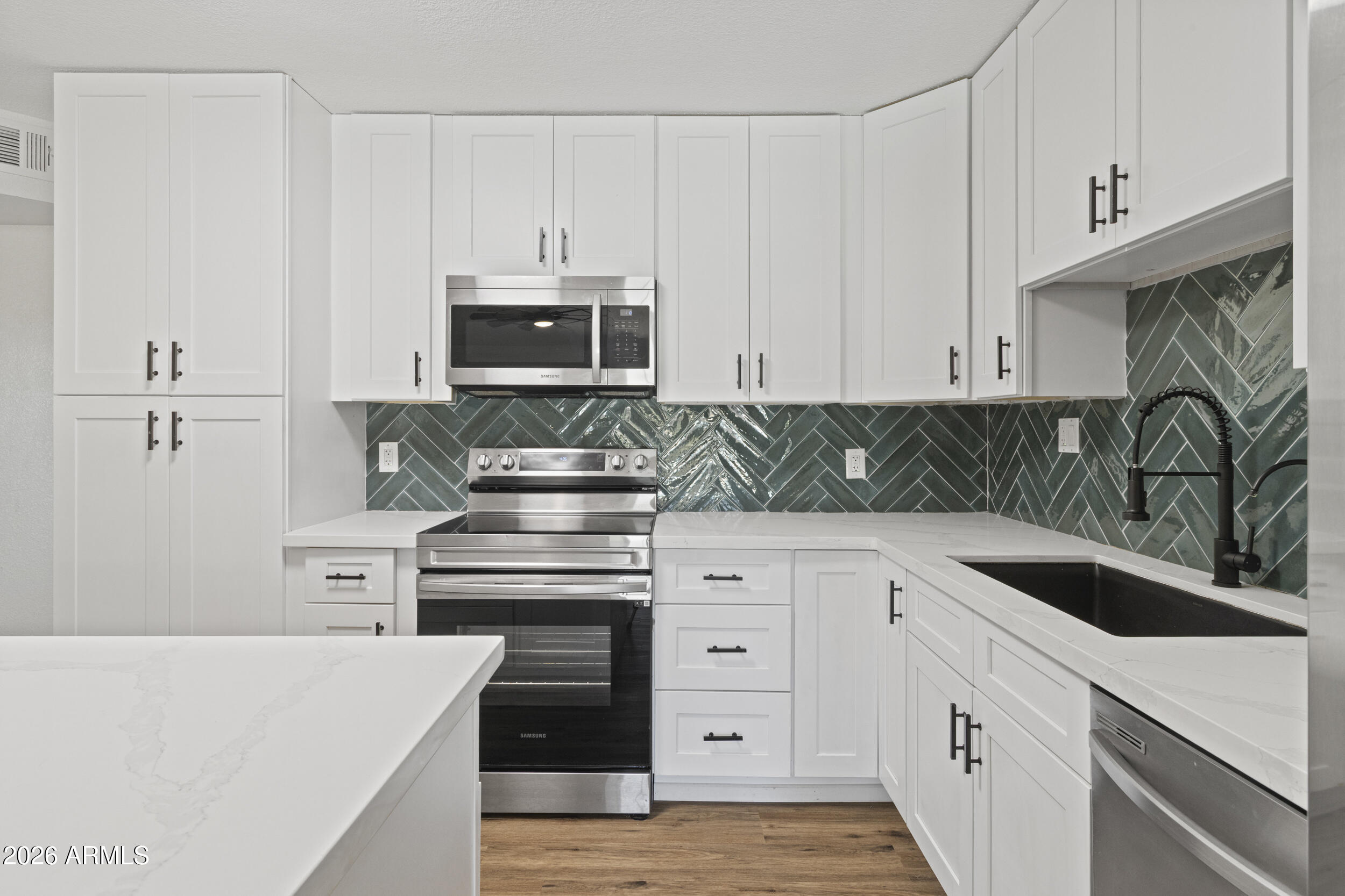 11830 S EAGLEMAN Drive