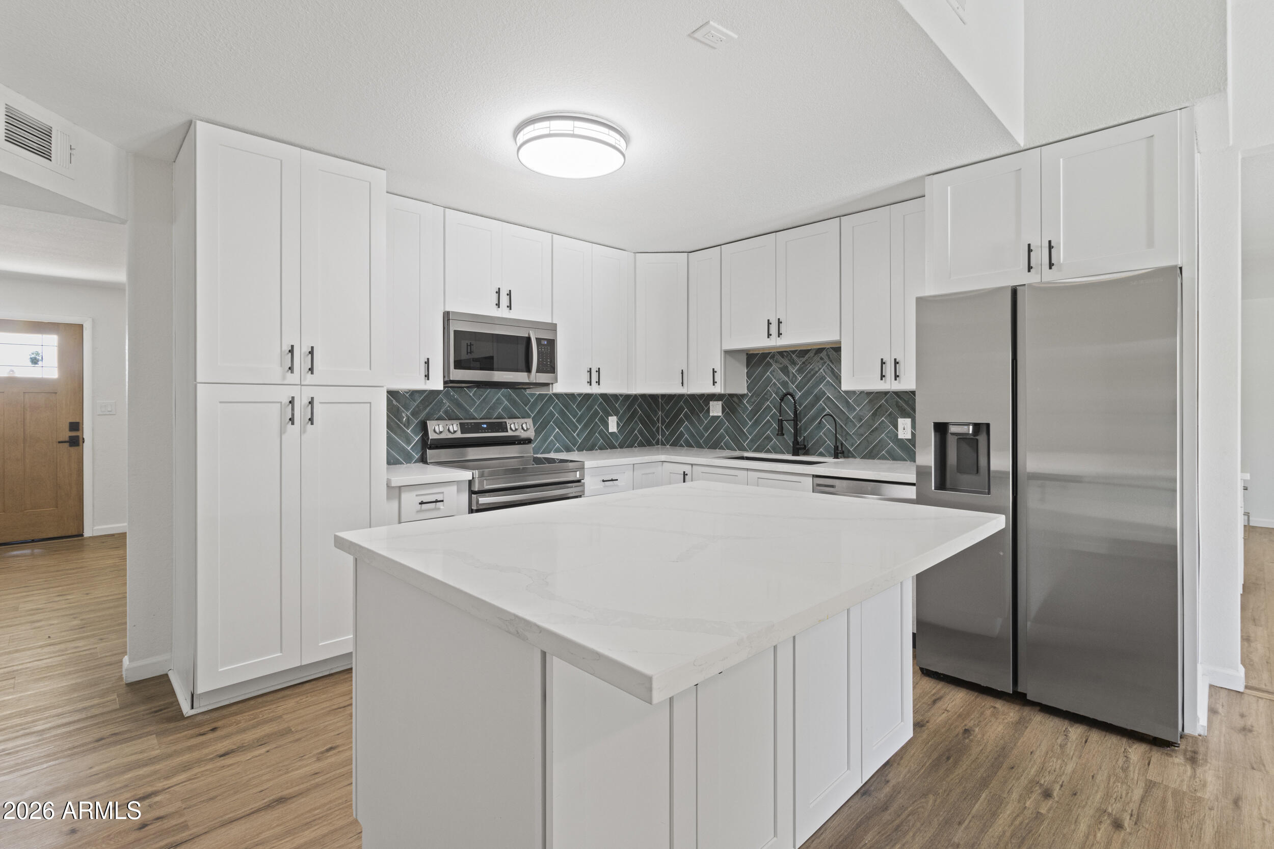 11830 S EAGLEMAN Drive