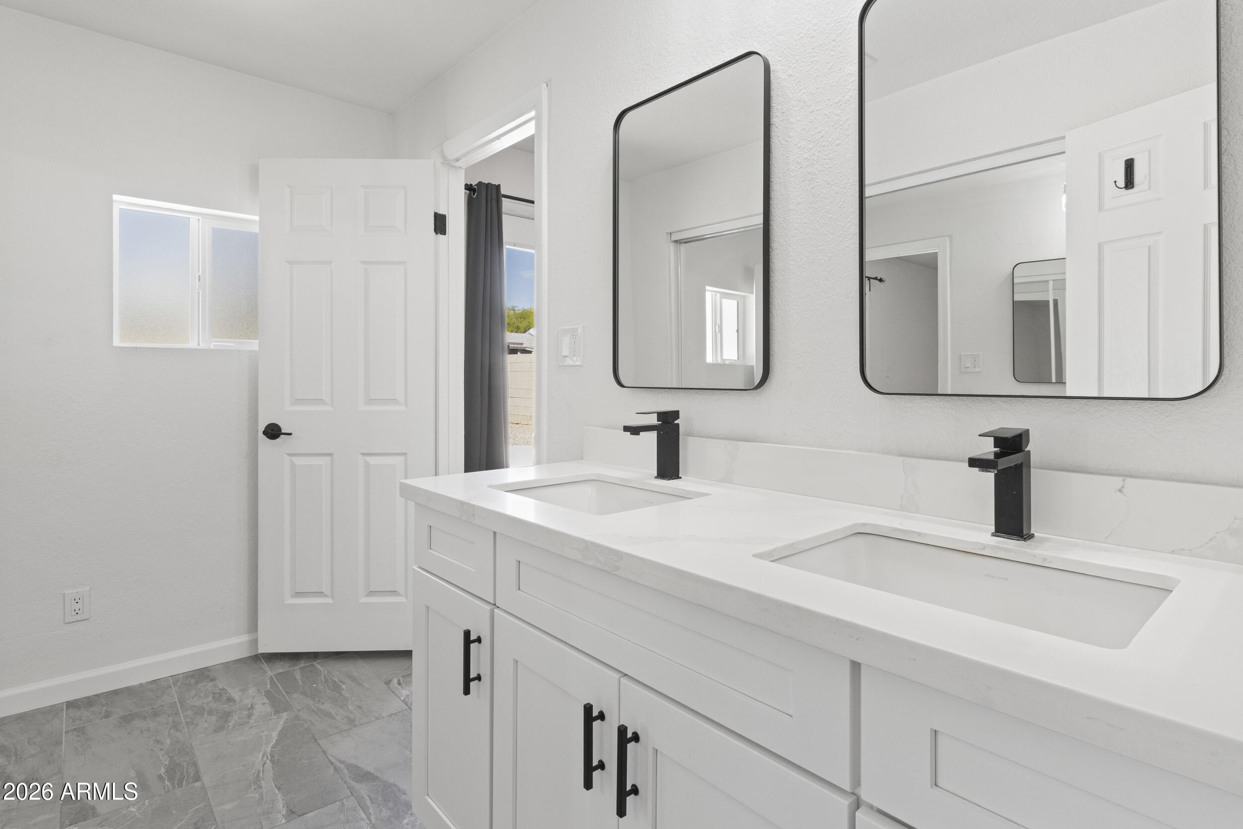 11830 S EAGLEMAN Drive