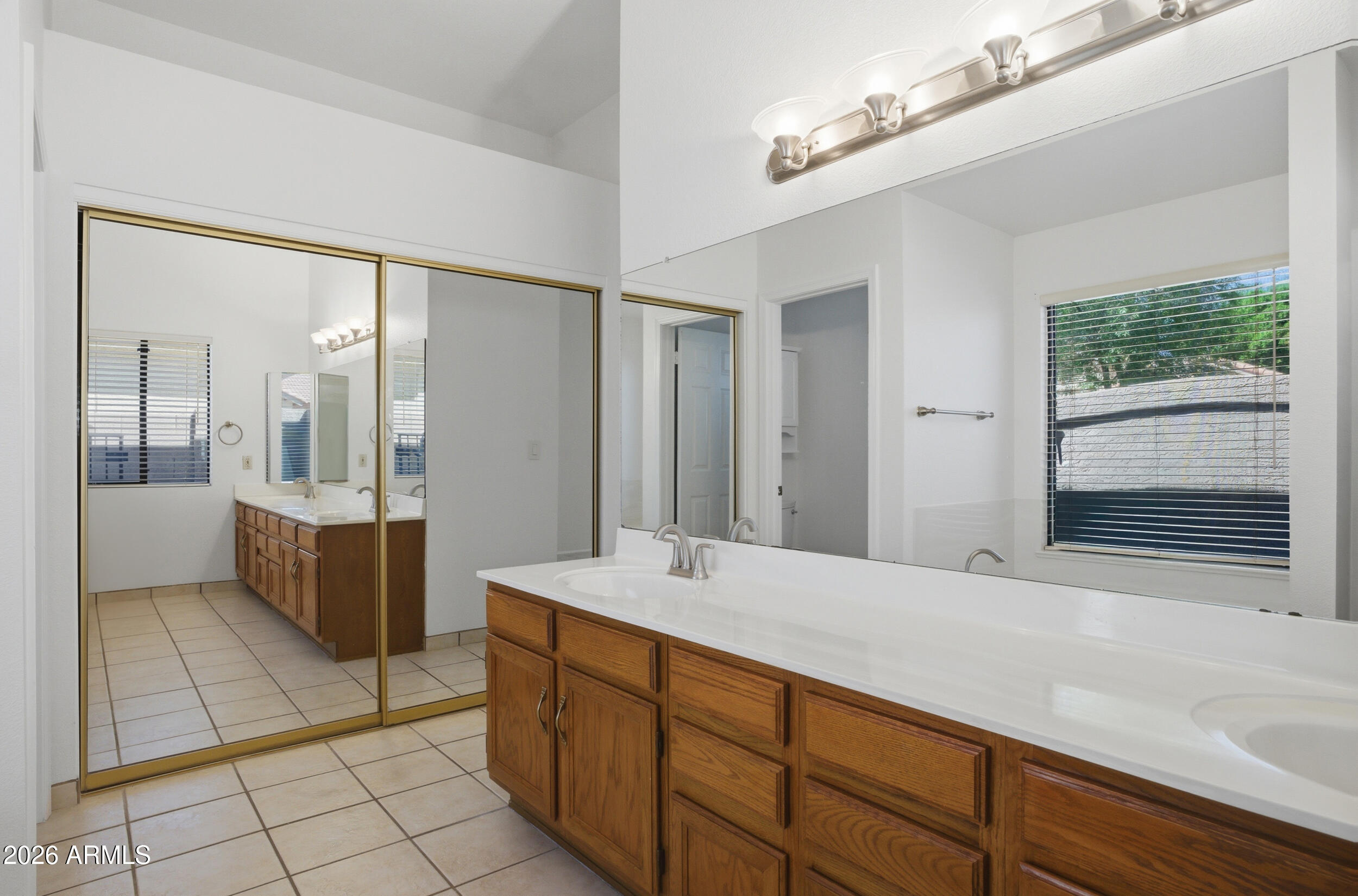 37 E GREENTREE Drive