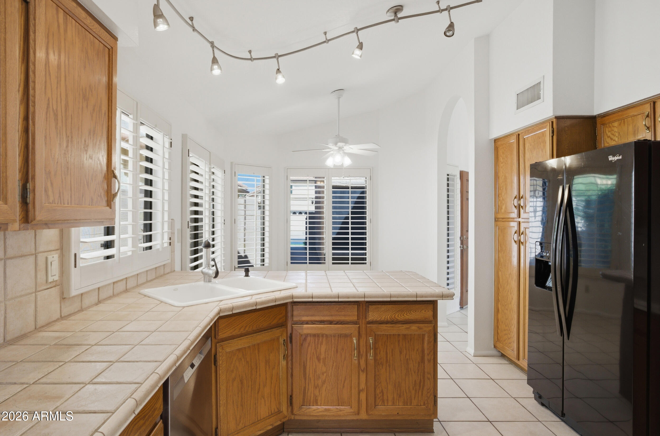 37 E GREENTREE Drive