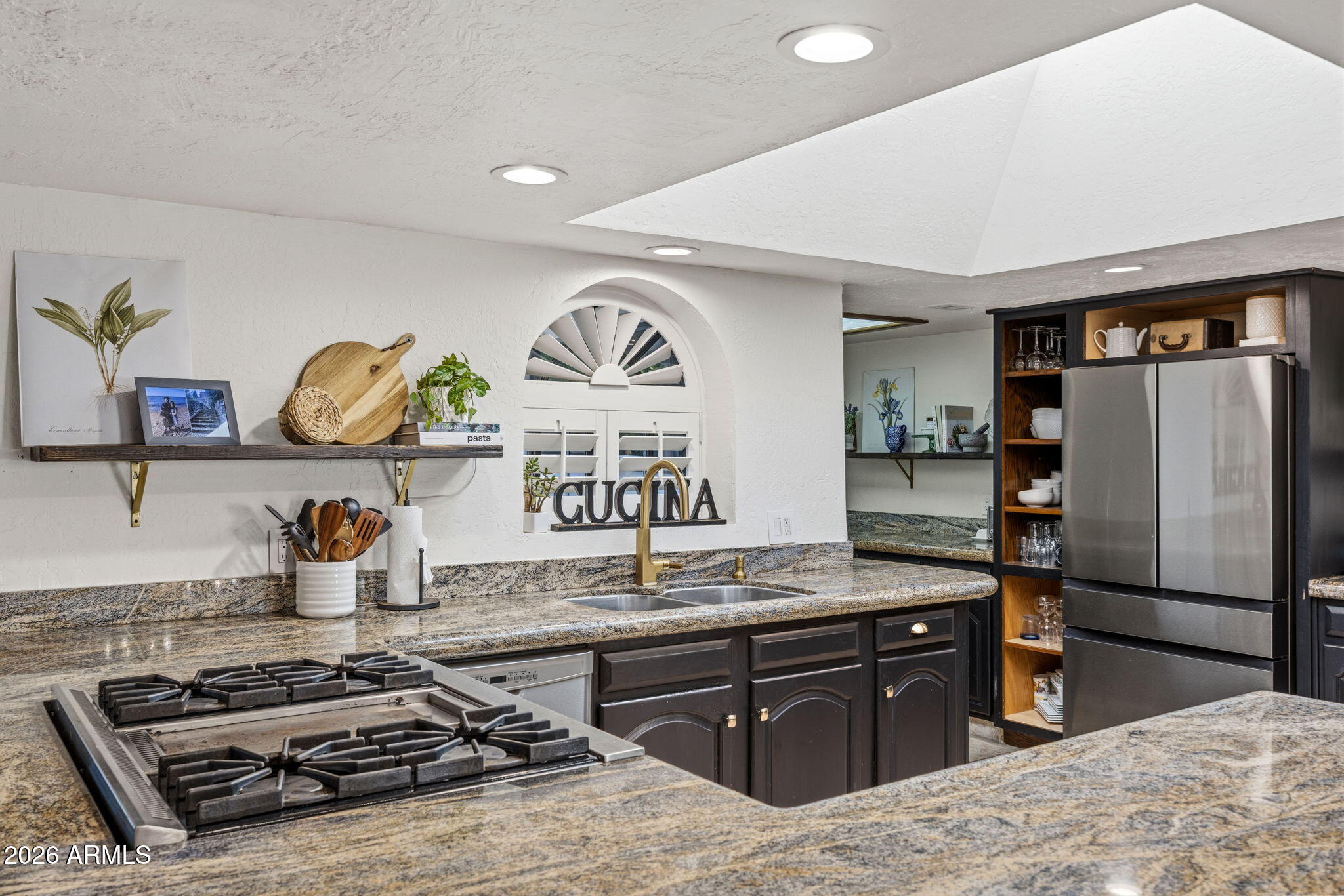 320 W BETHANY HOME Road