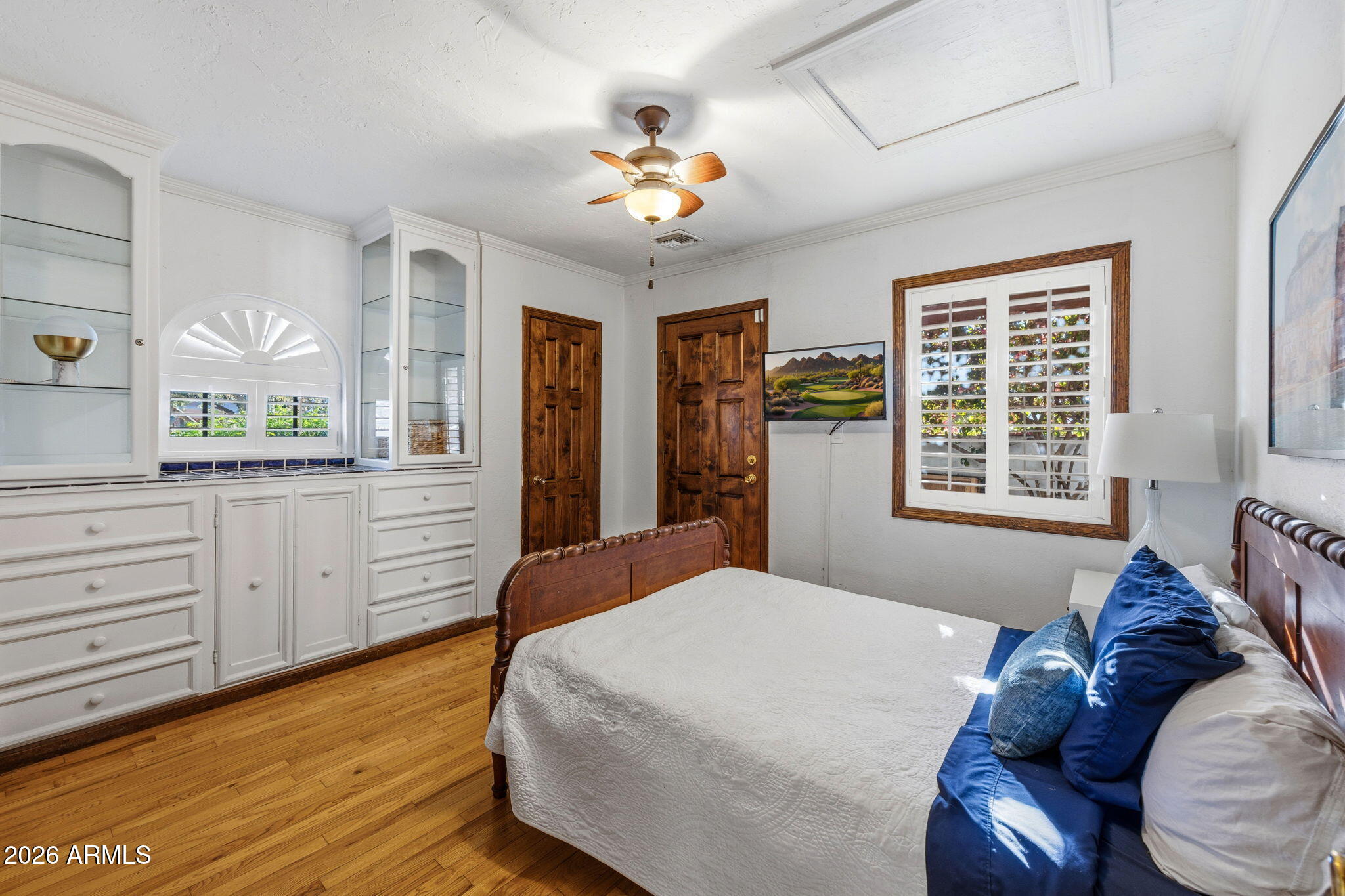 320 W BETHANY HOME Road