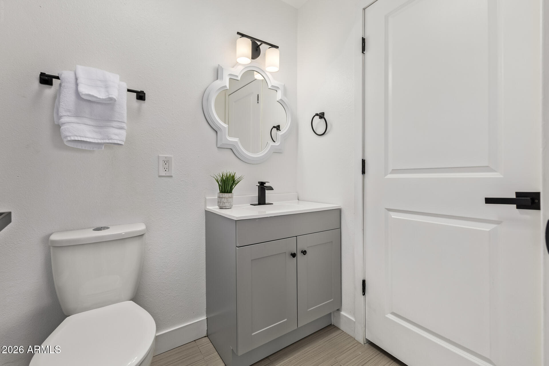 1867 E KIRKLAND Lane