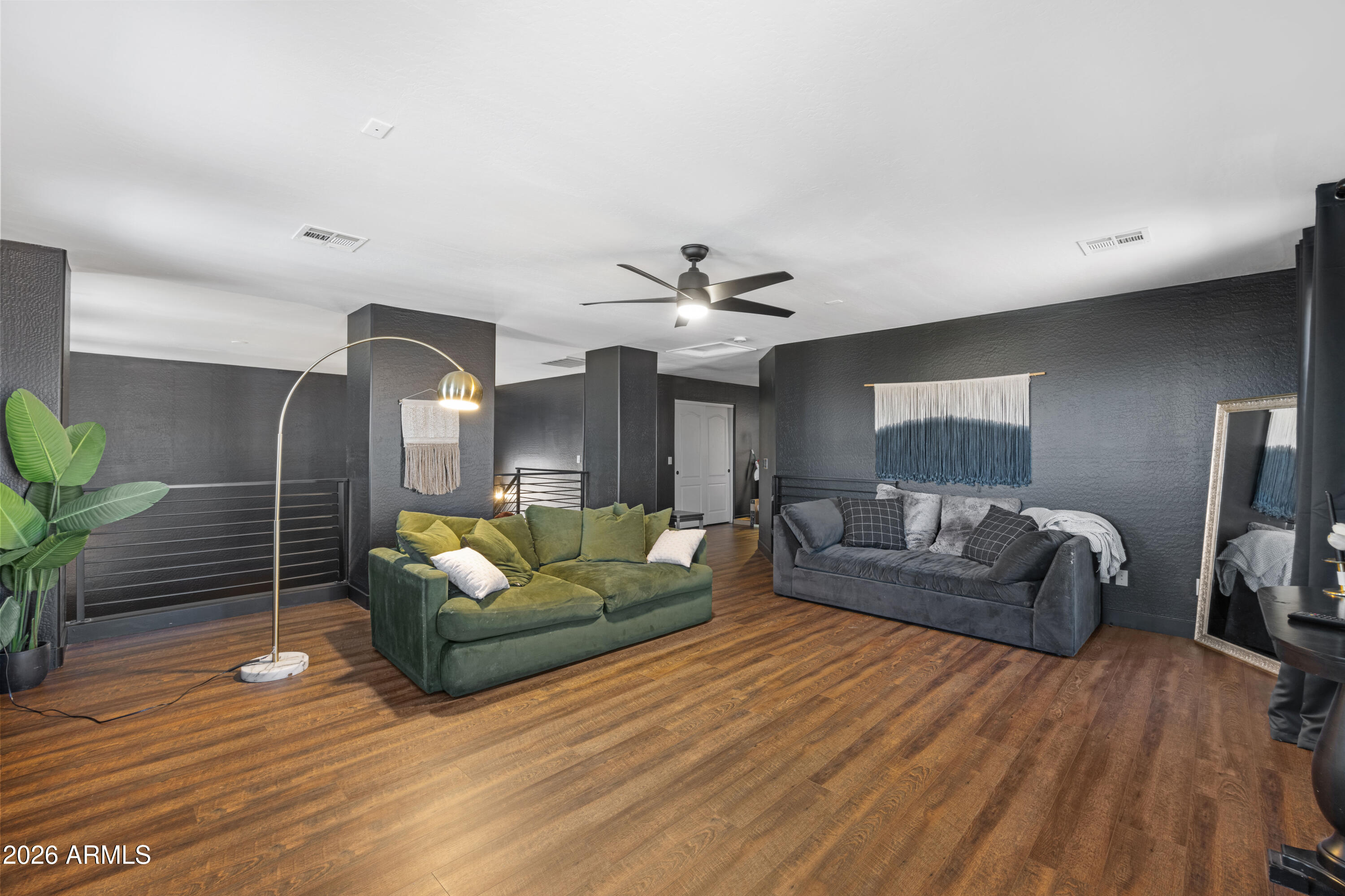 201 E MULE TRAIN Trail