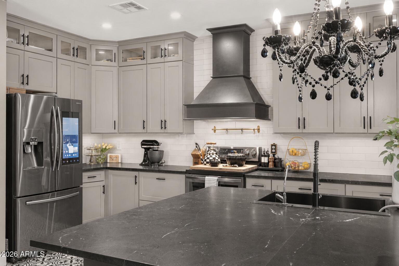 201 E MULE TRAIN Trail