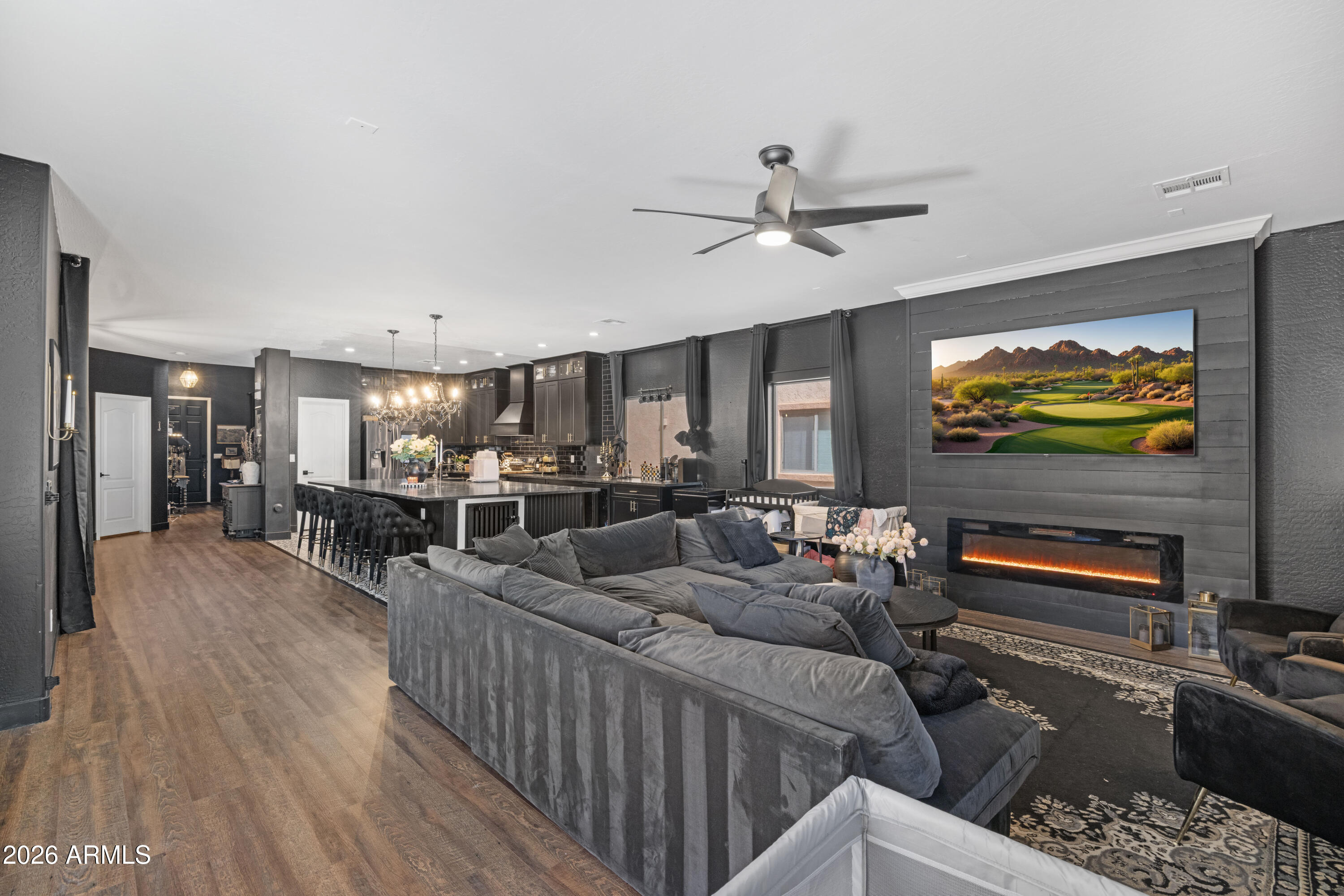 201 E MULE TRAIN Trail