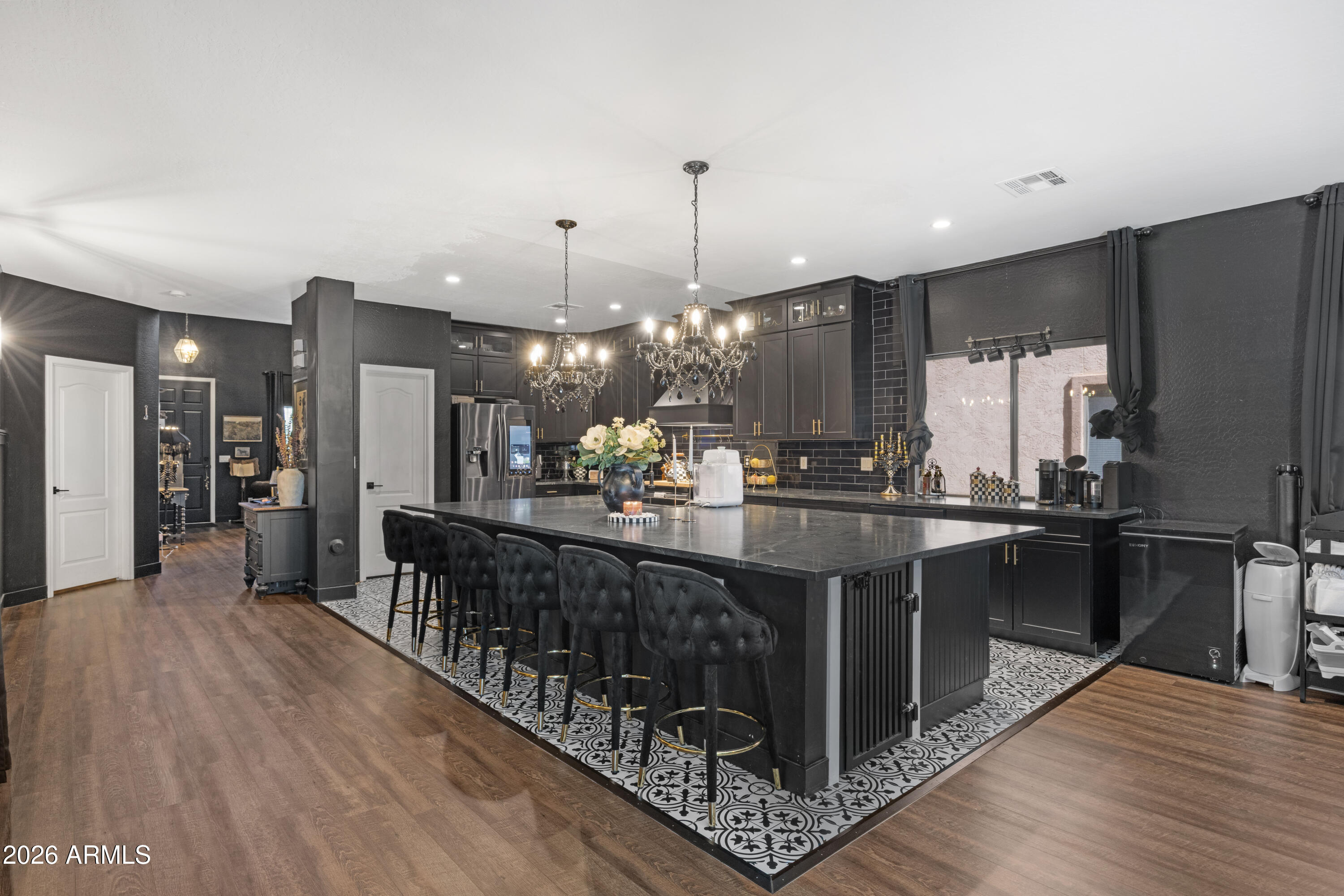 201 E MULE TRAIN Trail