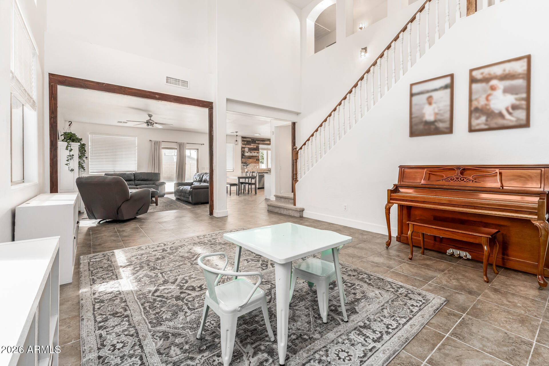 673 W HEREFORD Drive