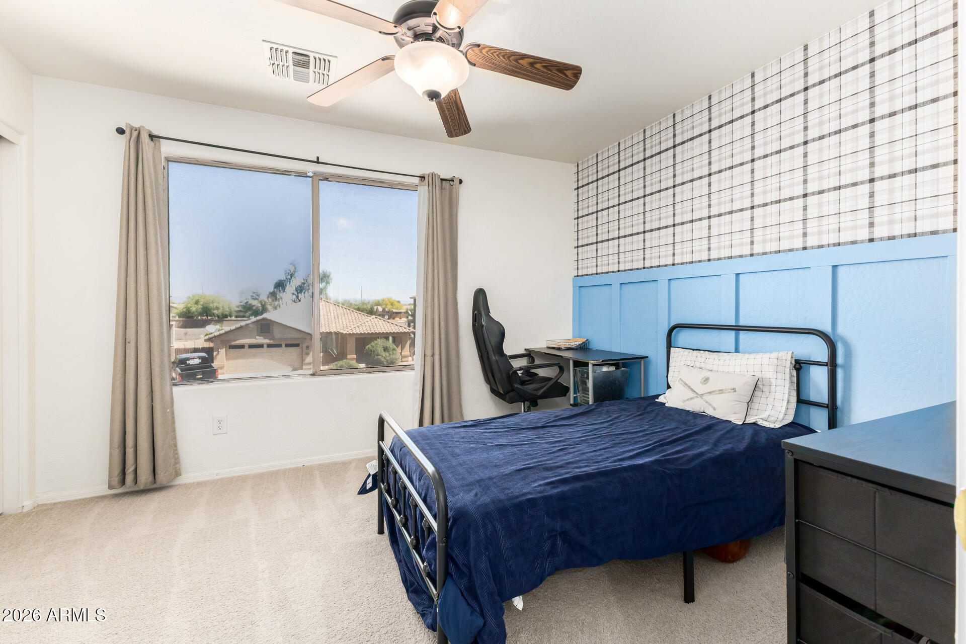 673 W HEREFORD Drive