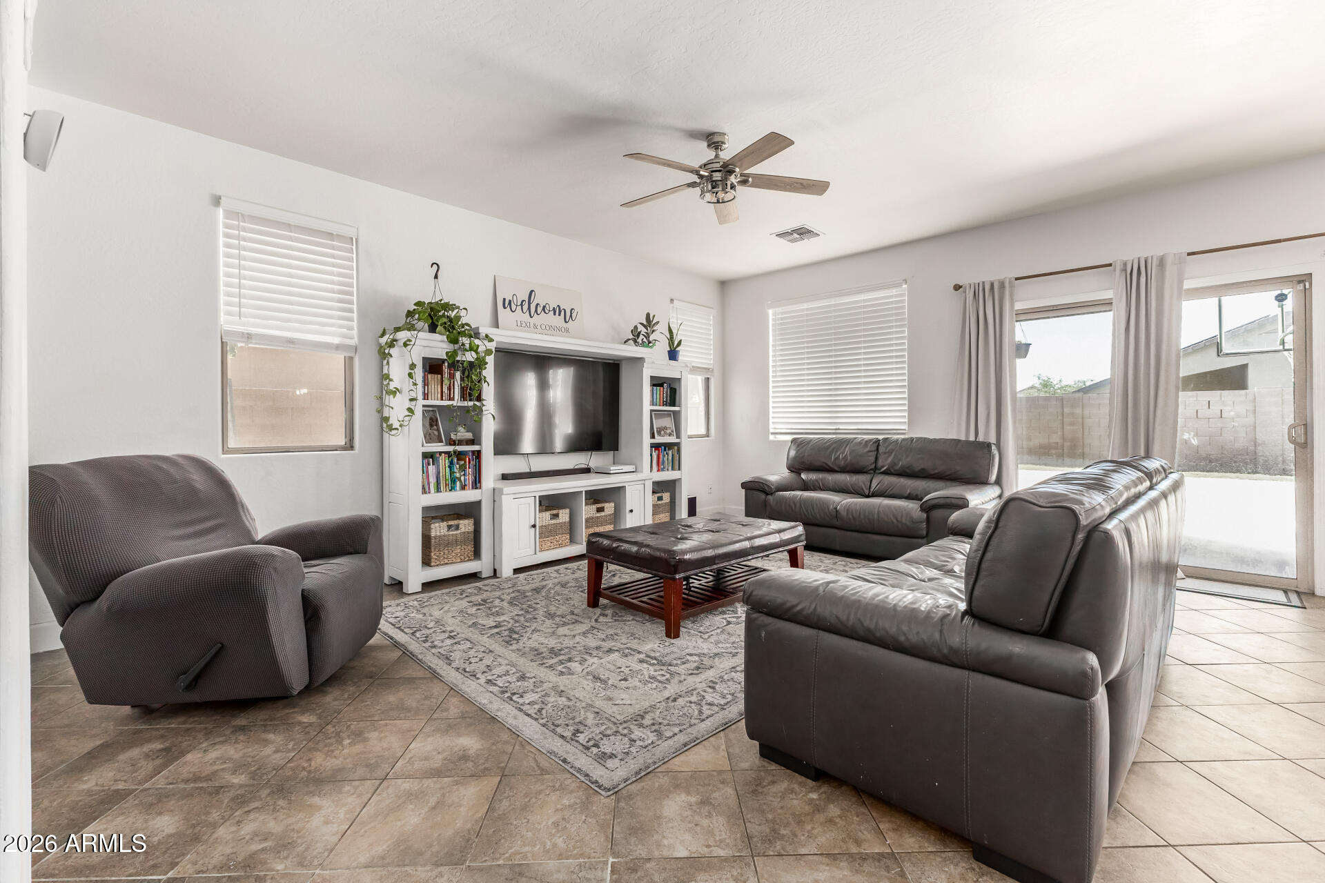 673 W HEREFORD Drive