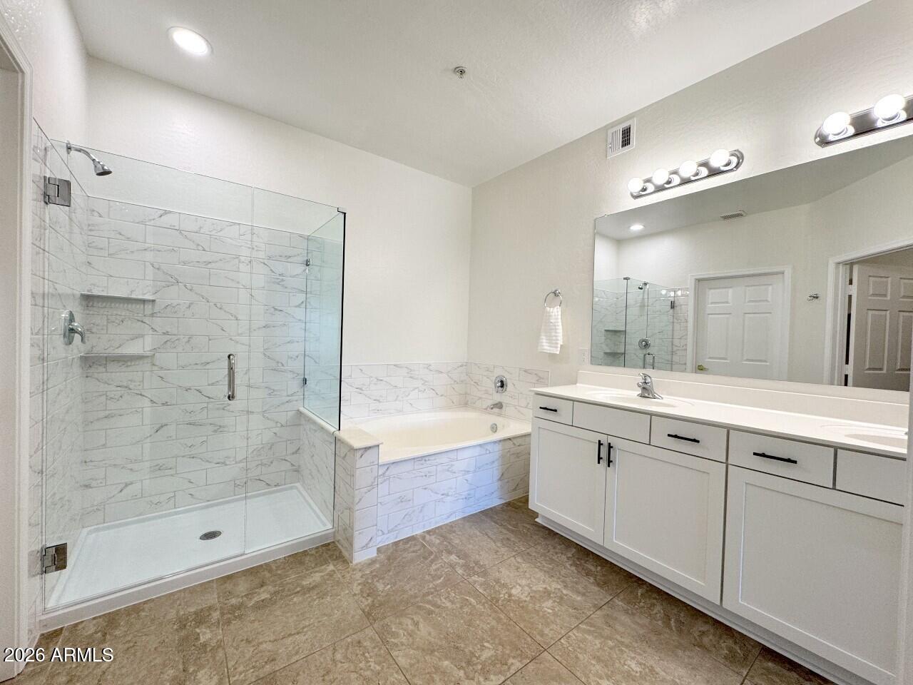 19700 N 76TH Street 2142