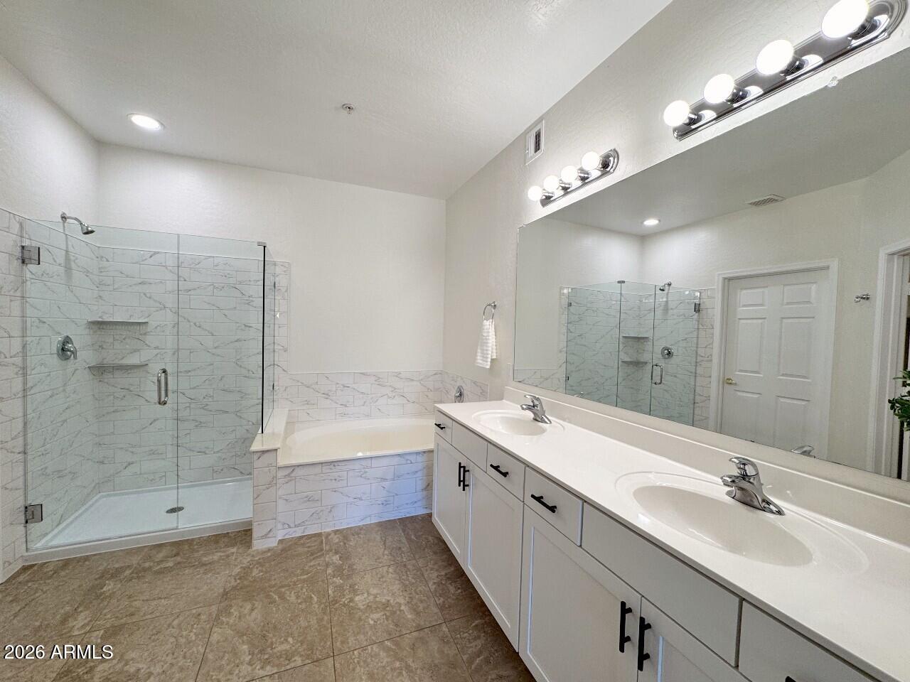 19700 N 76TH Street 2142