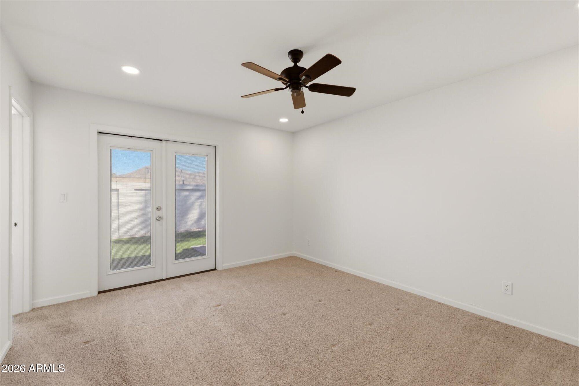 5142 E EDGEMONT Avenue