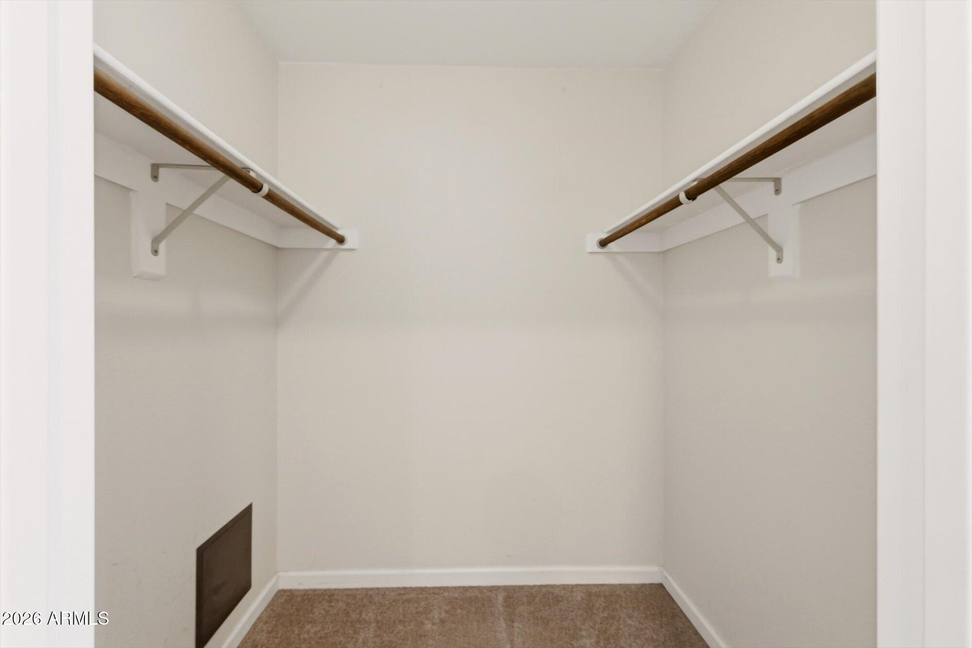 5142 E EDGEMONT Avenue