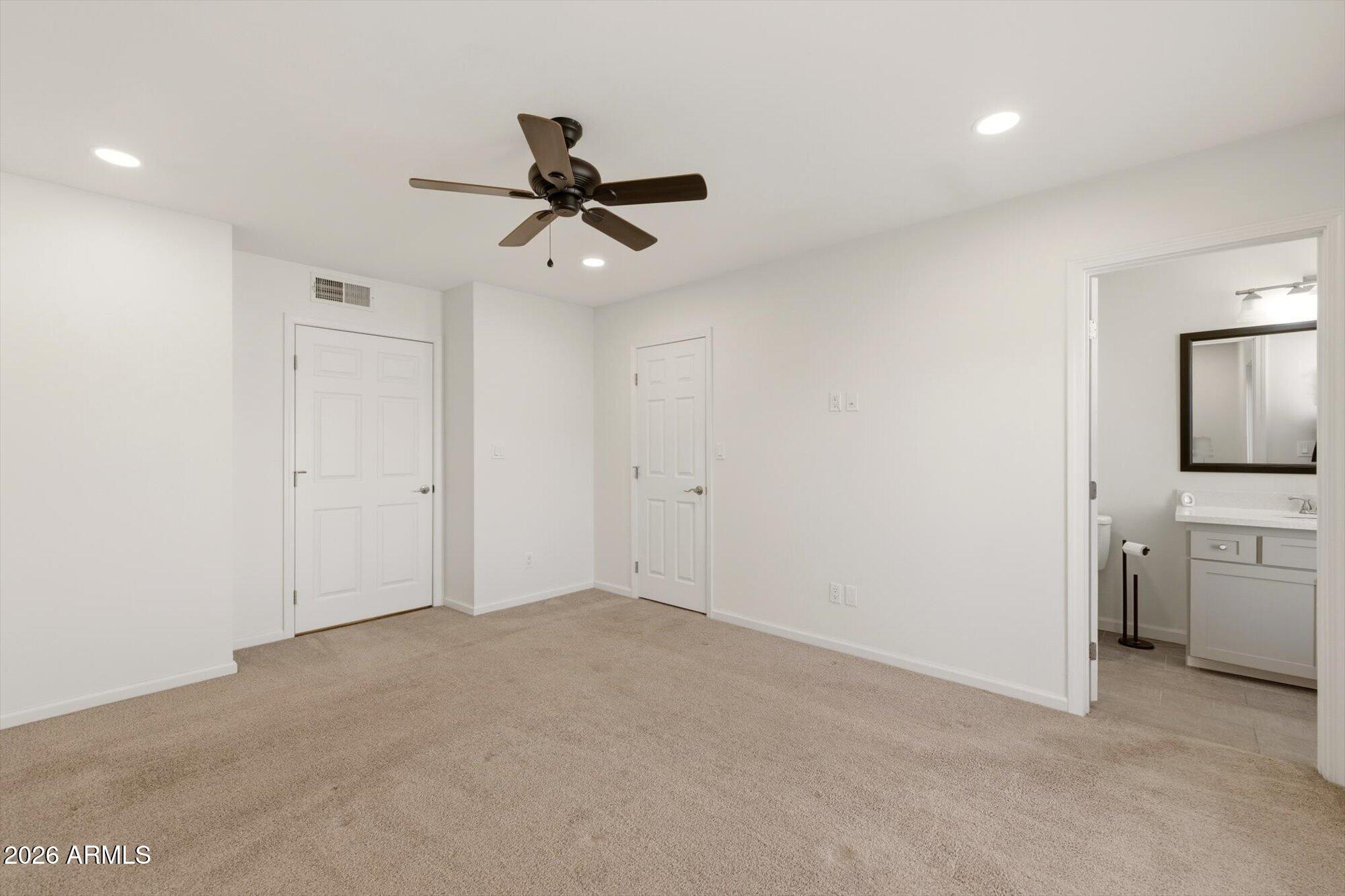 5142 E EDGEMONT Avenue