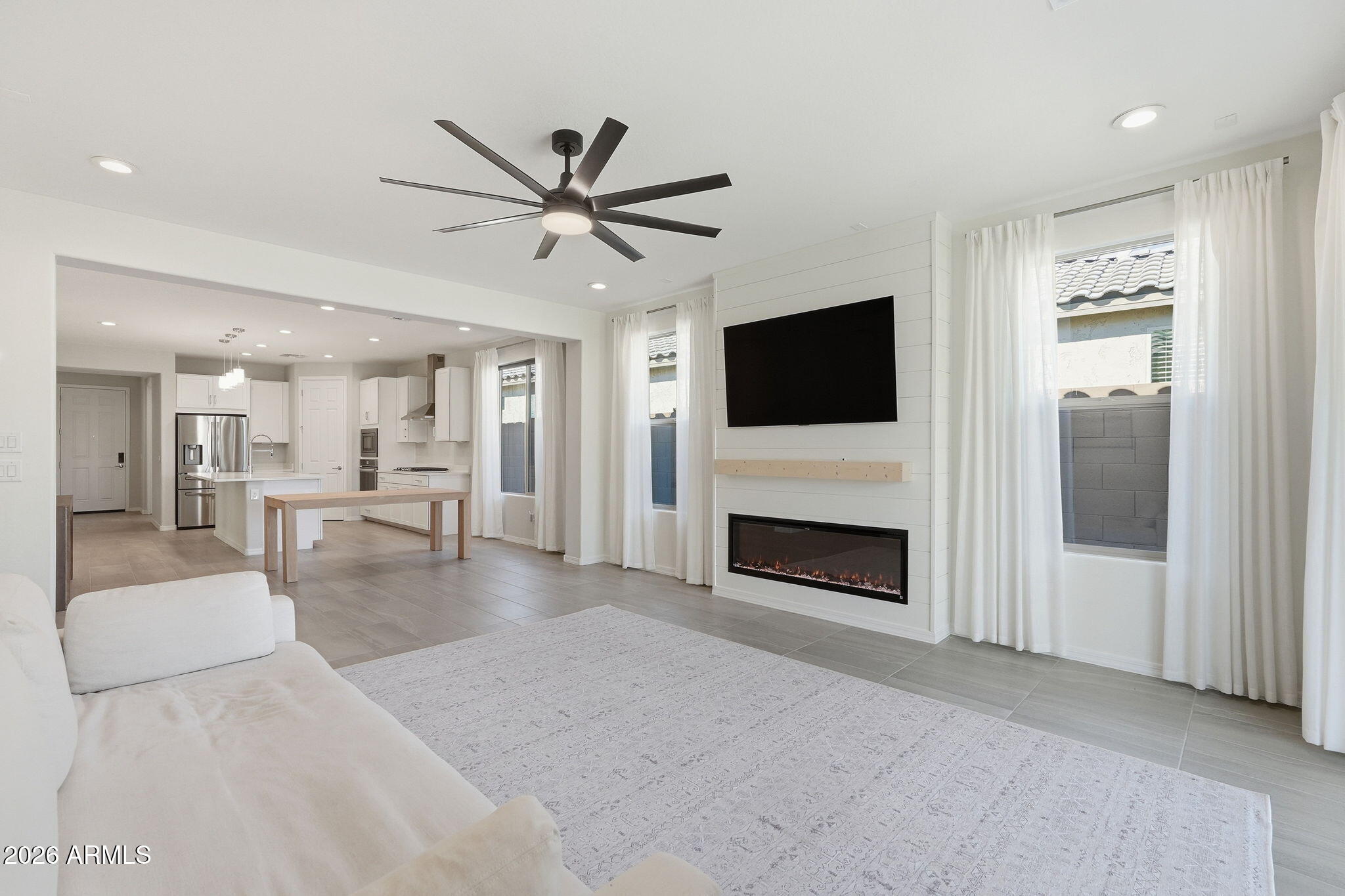 1536 W FLINTLOCK Drive