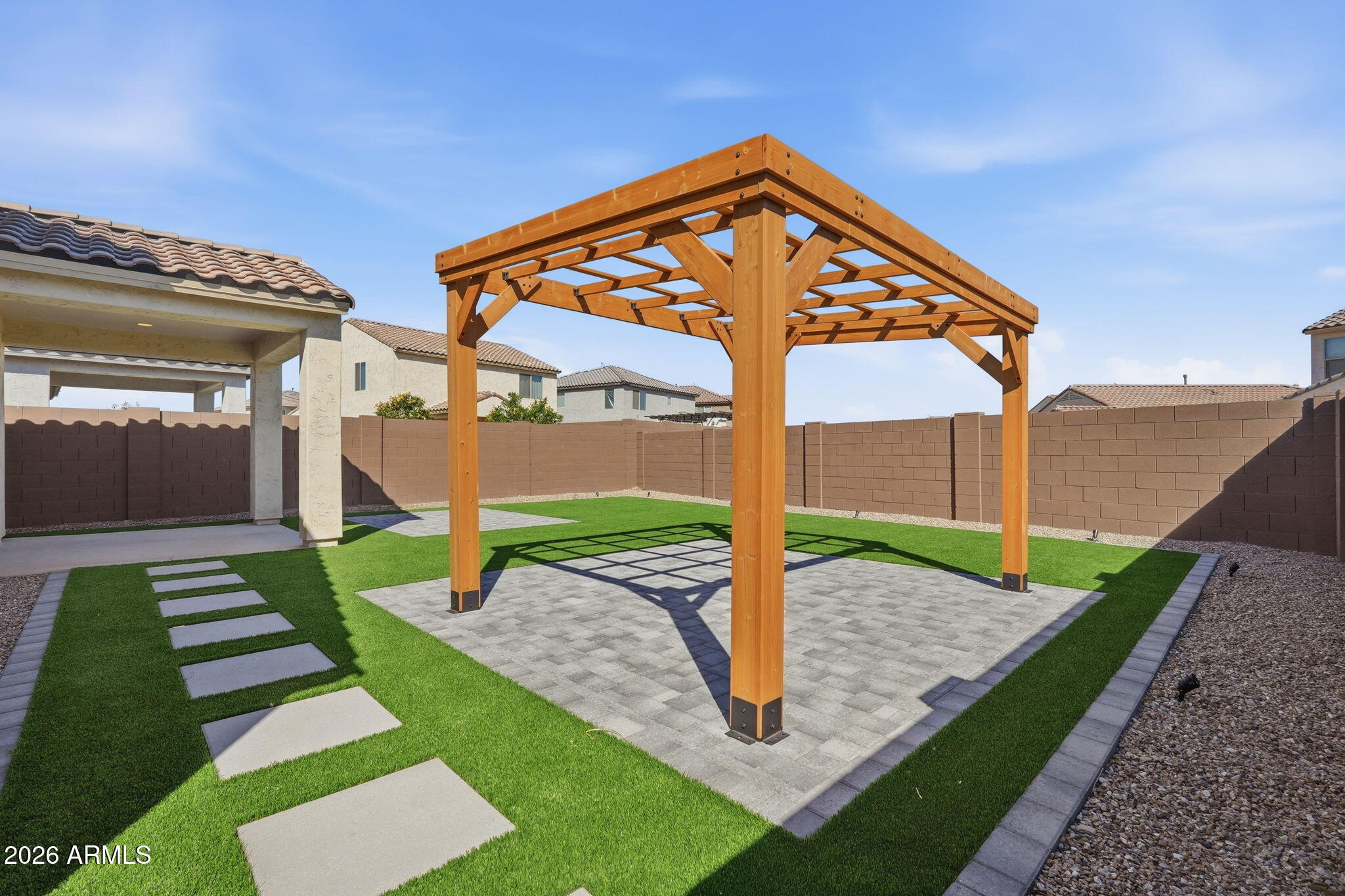 1536 W FLINTLOCK Drive