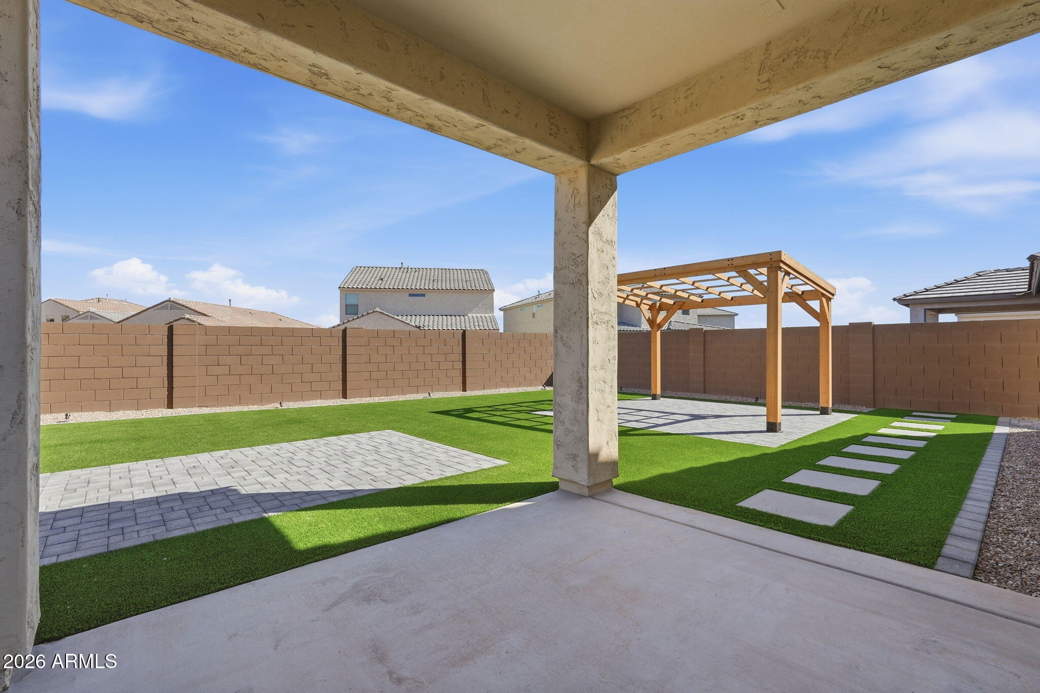 1536 W FLINTLOCK Drive