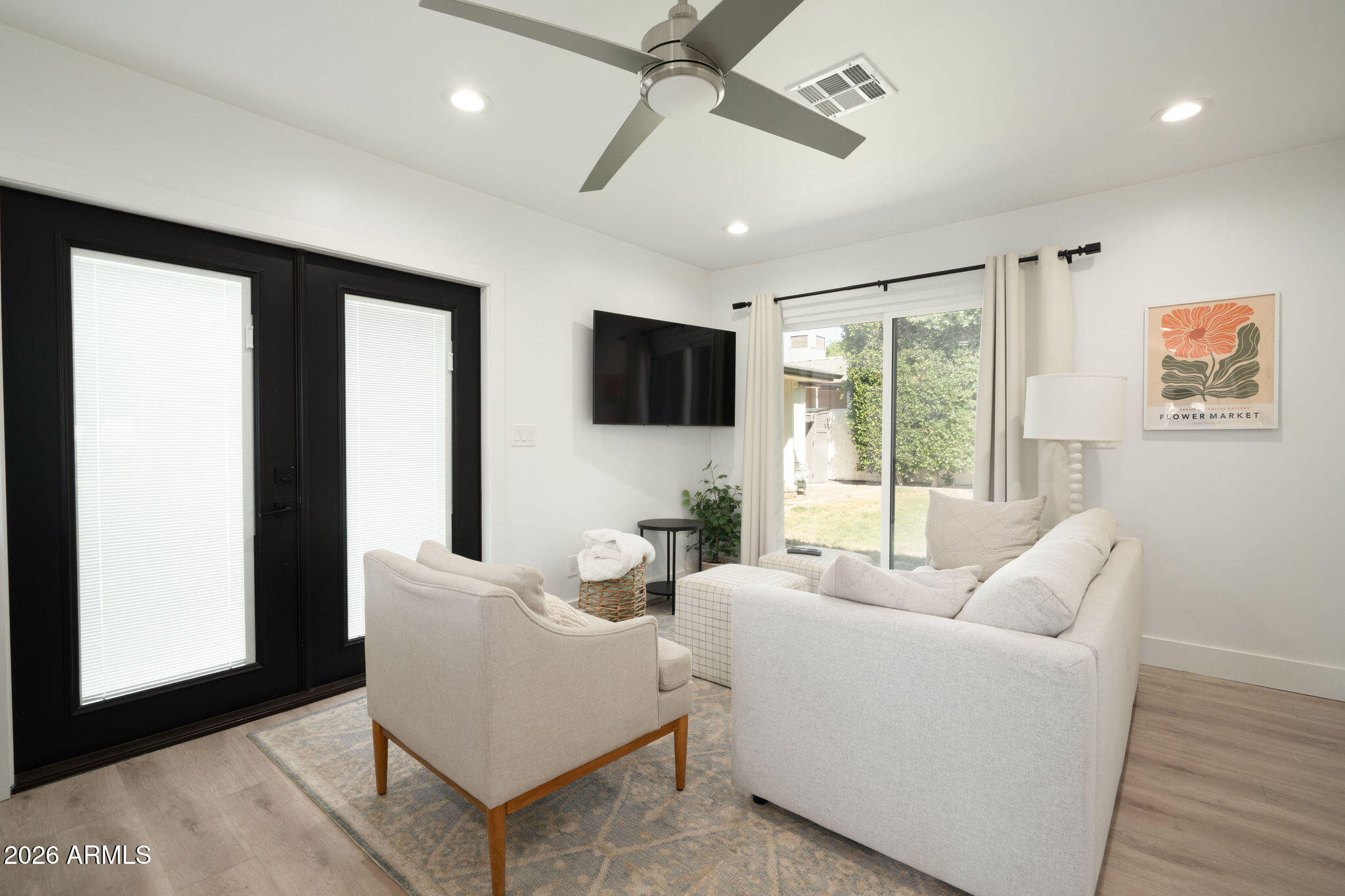 4813 E FAIRMOUNT Avenue