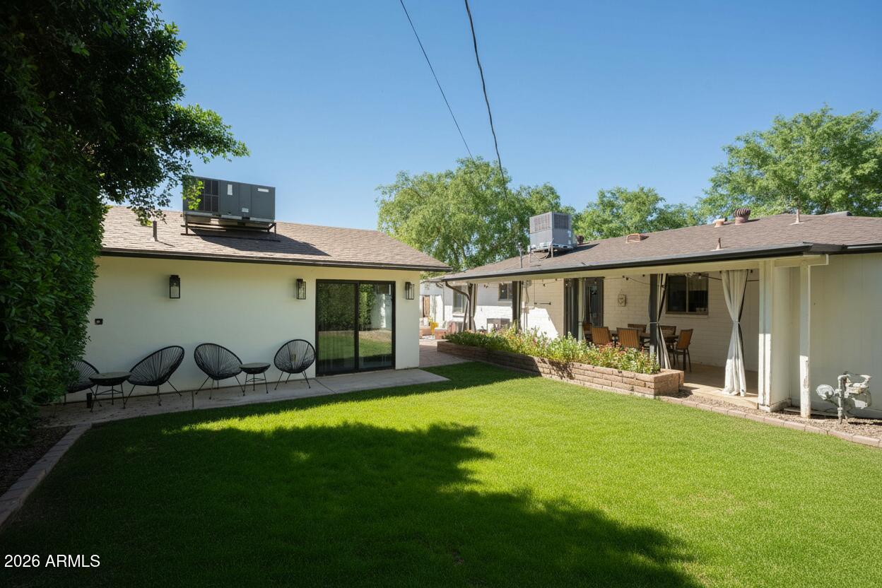 4813 E FAIRMOUNT Avenue