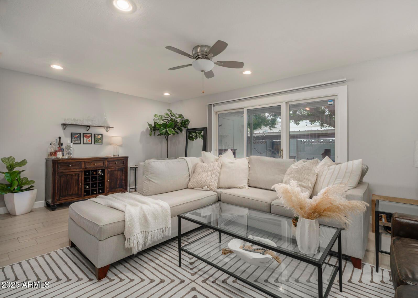 4001 E Campbell Avenue