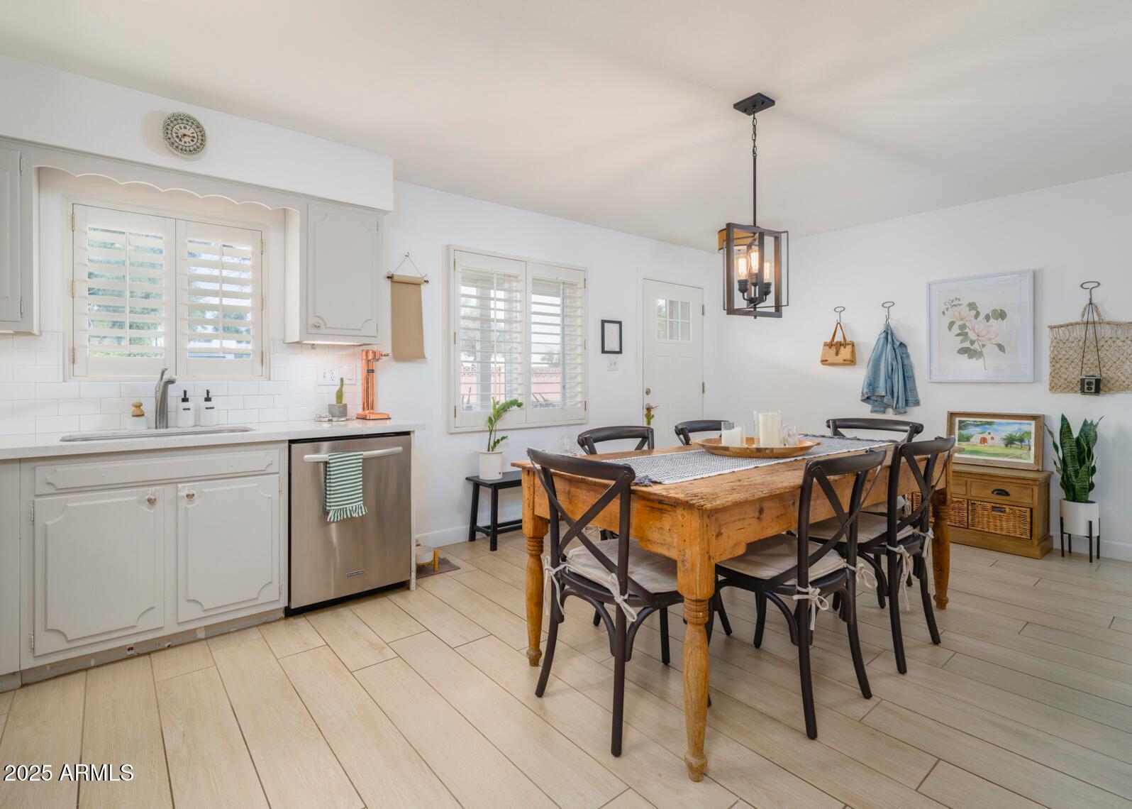 4001 E Campbell Avenue