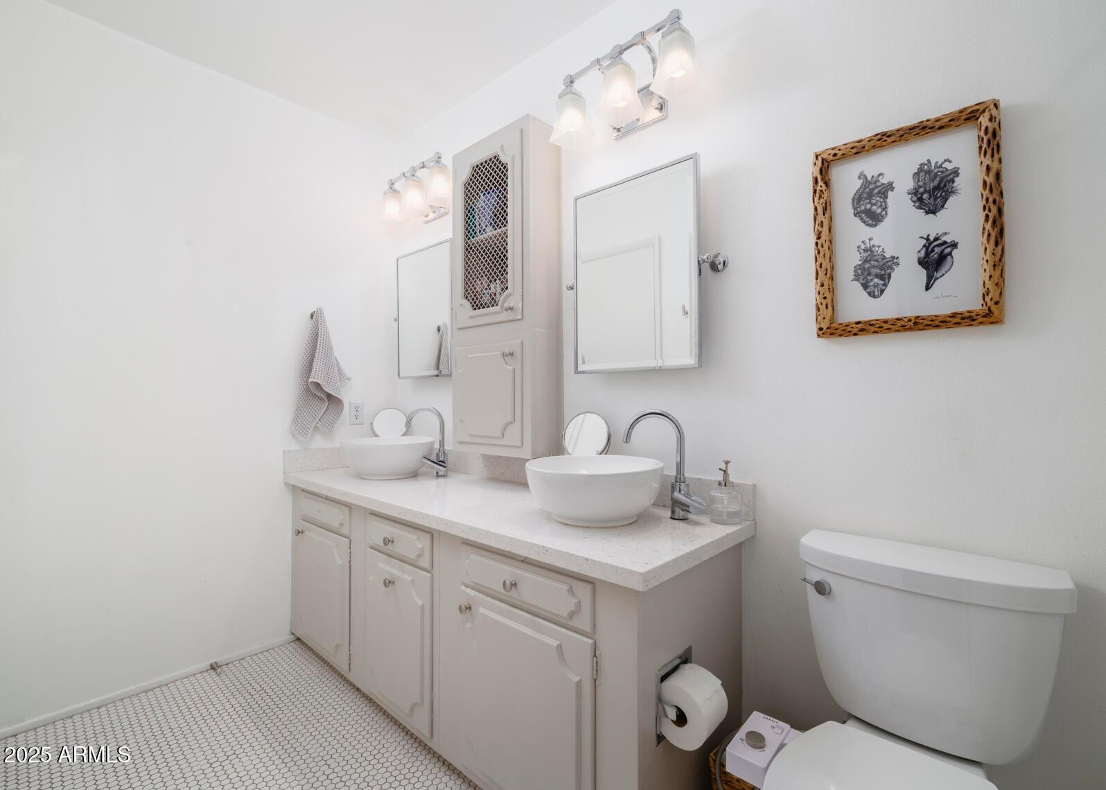 4001 E Campbell Avenue