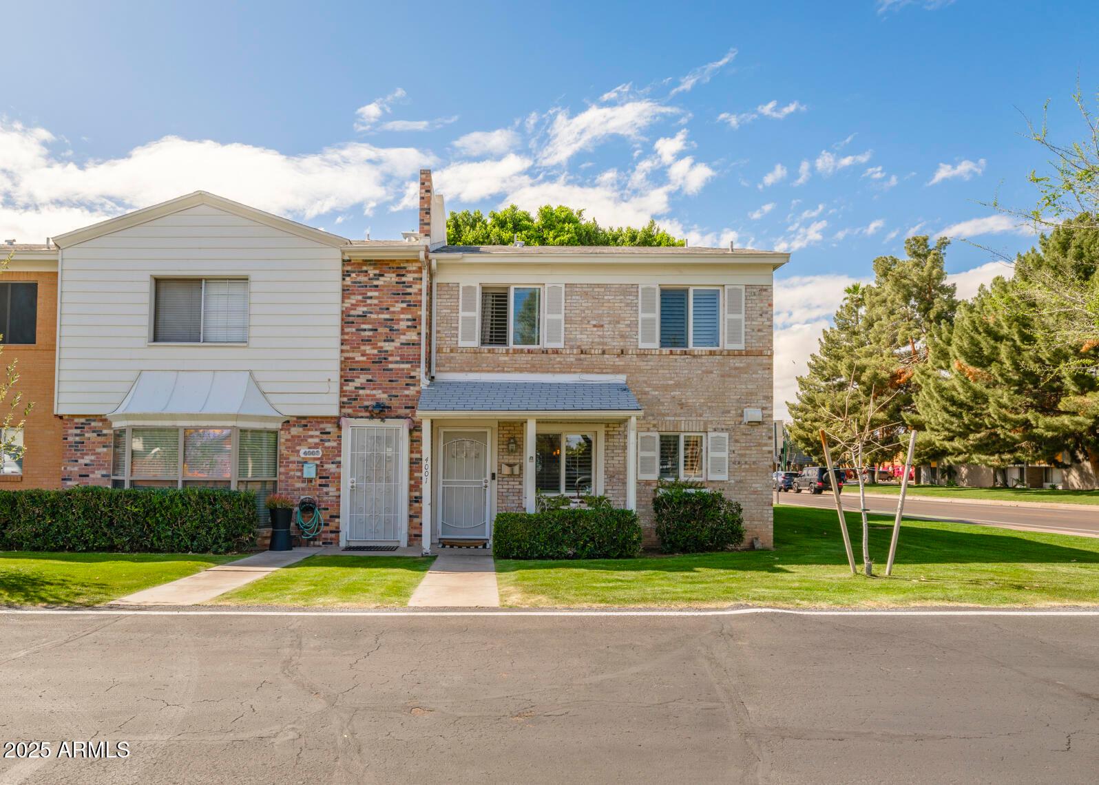 4001 E Campbell Avenue