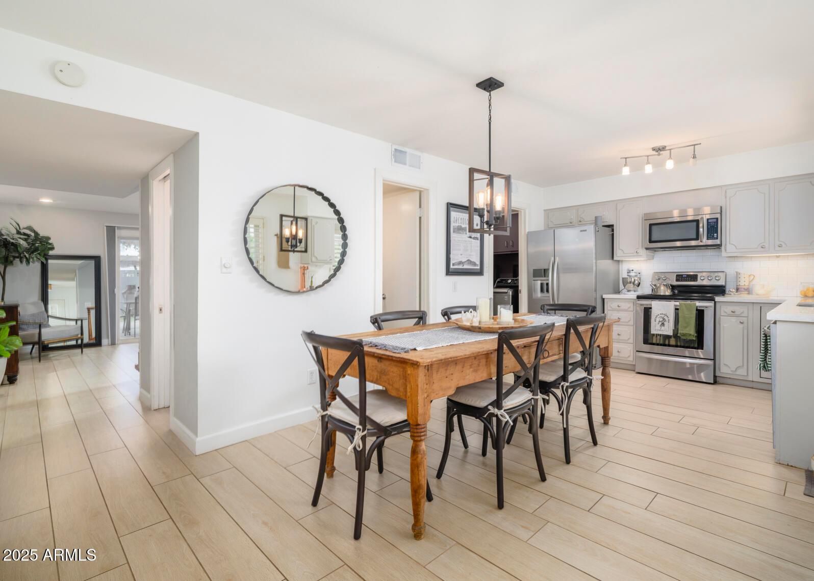 4001 E Campbell Avenue