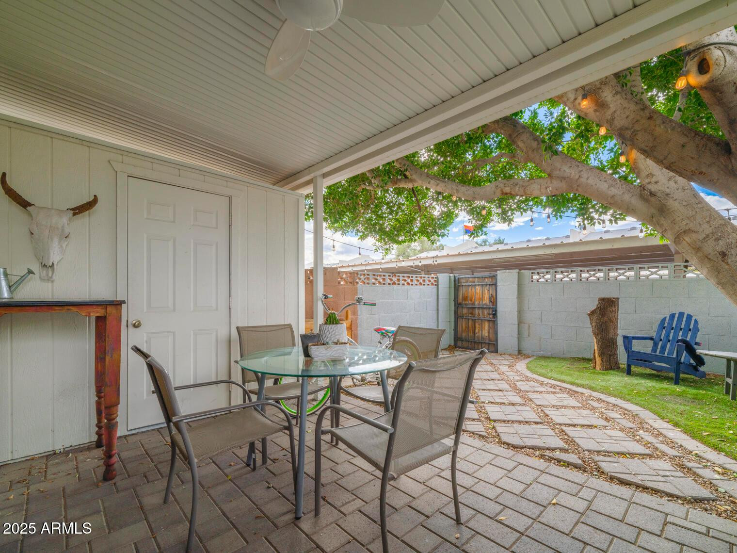 4001 E Campbell Avenue